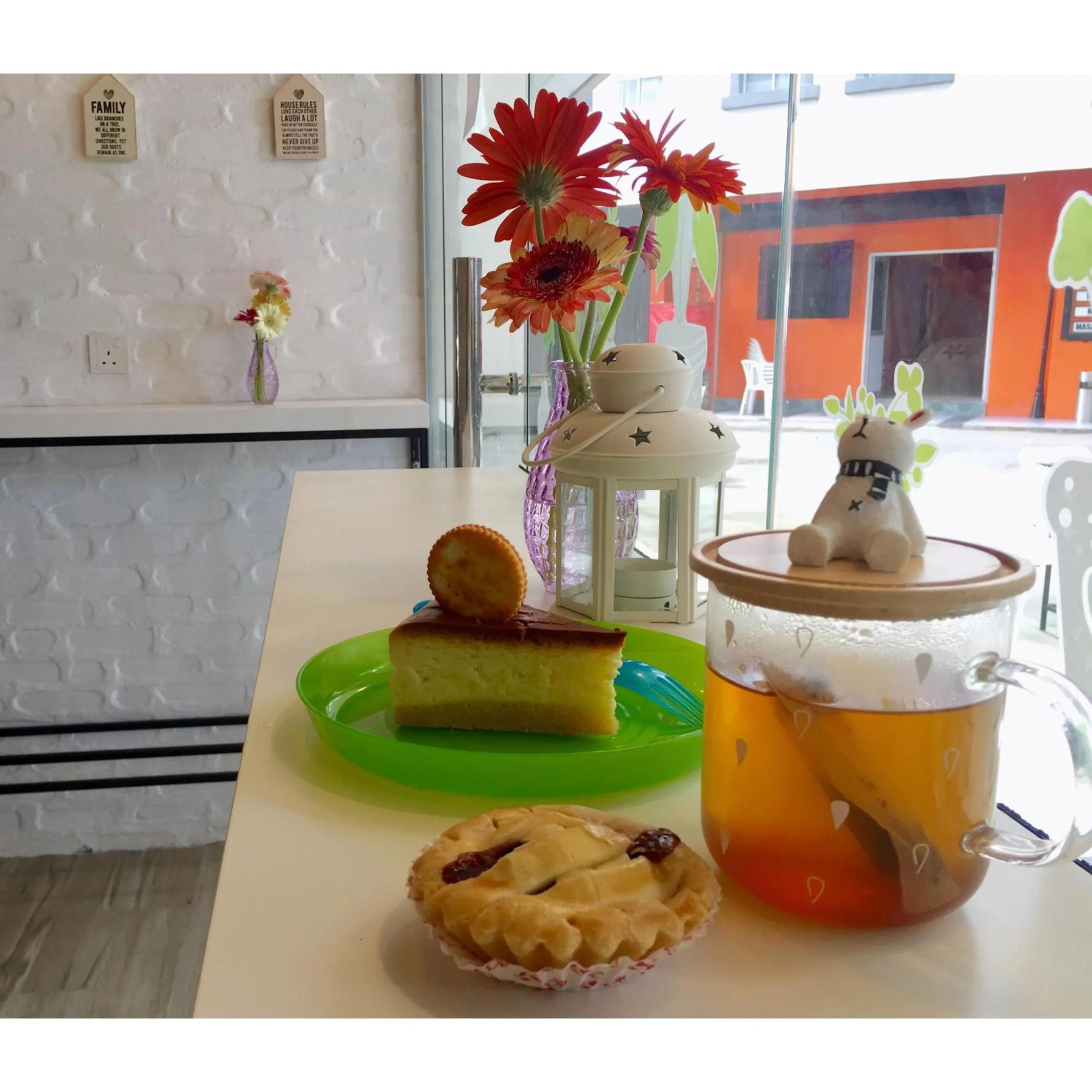 Street view in Hotel Flora Plus