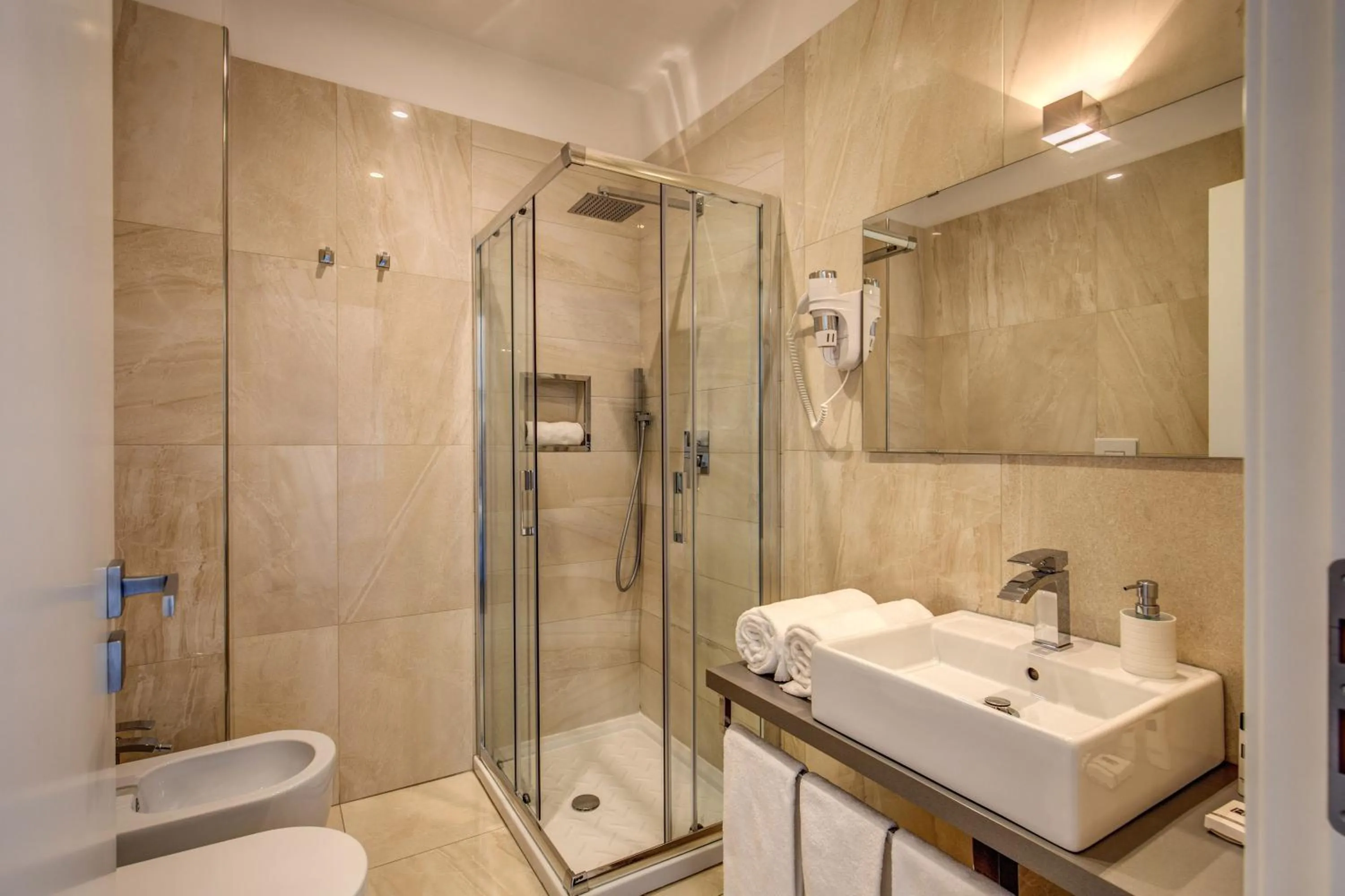 Shower in Napoli Great View B&B