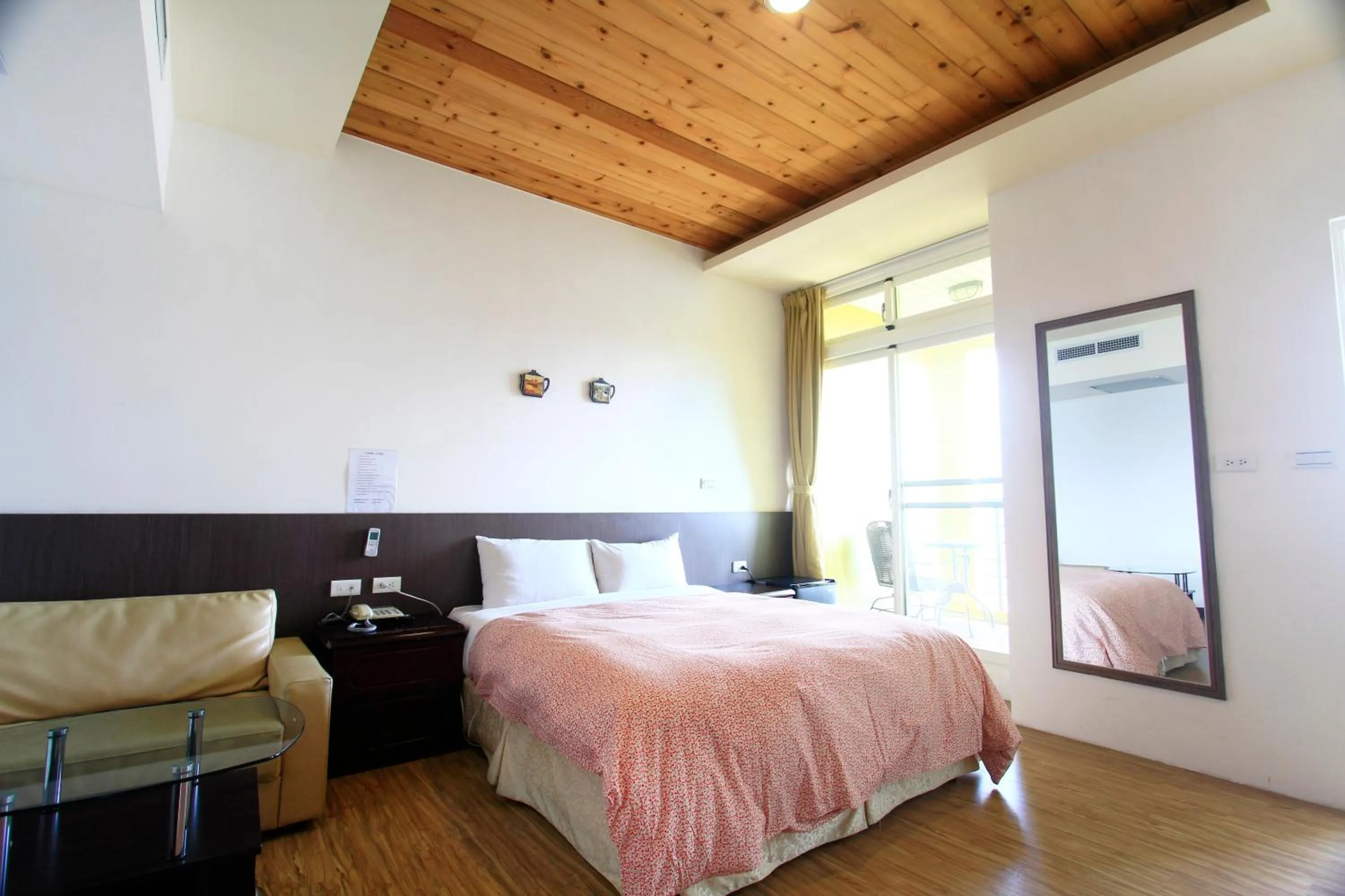 Bed in Sunnydale B&B