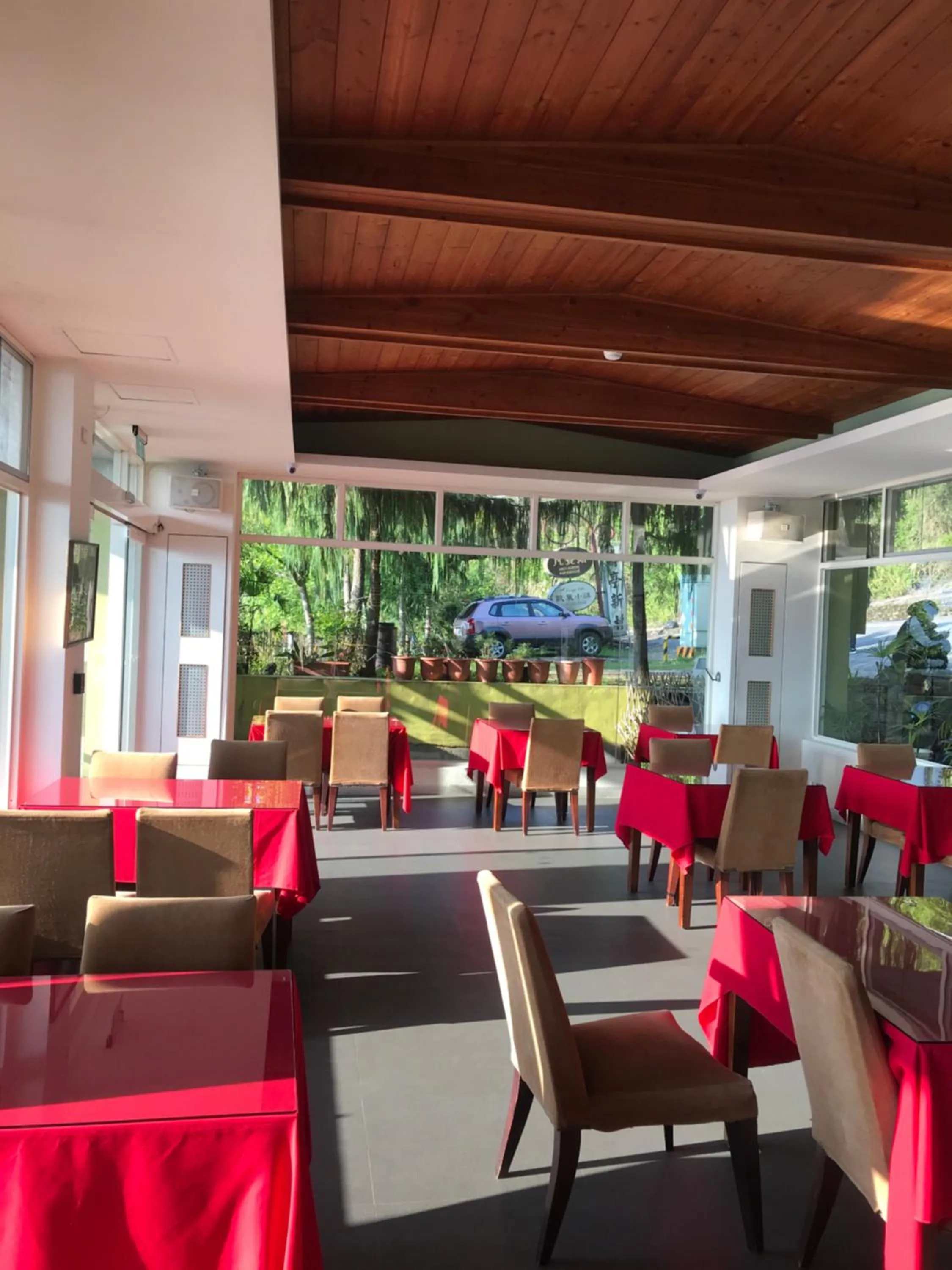 Dining area in Sunnydale B&B