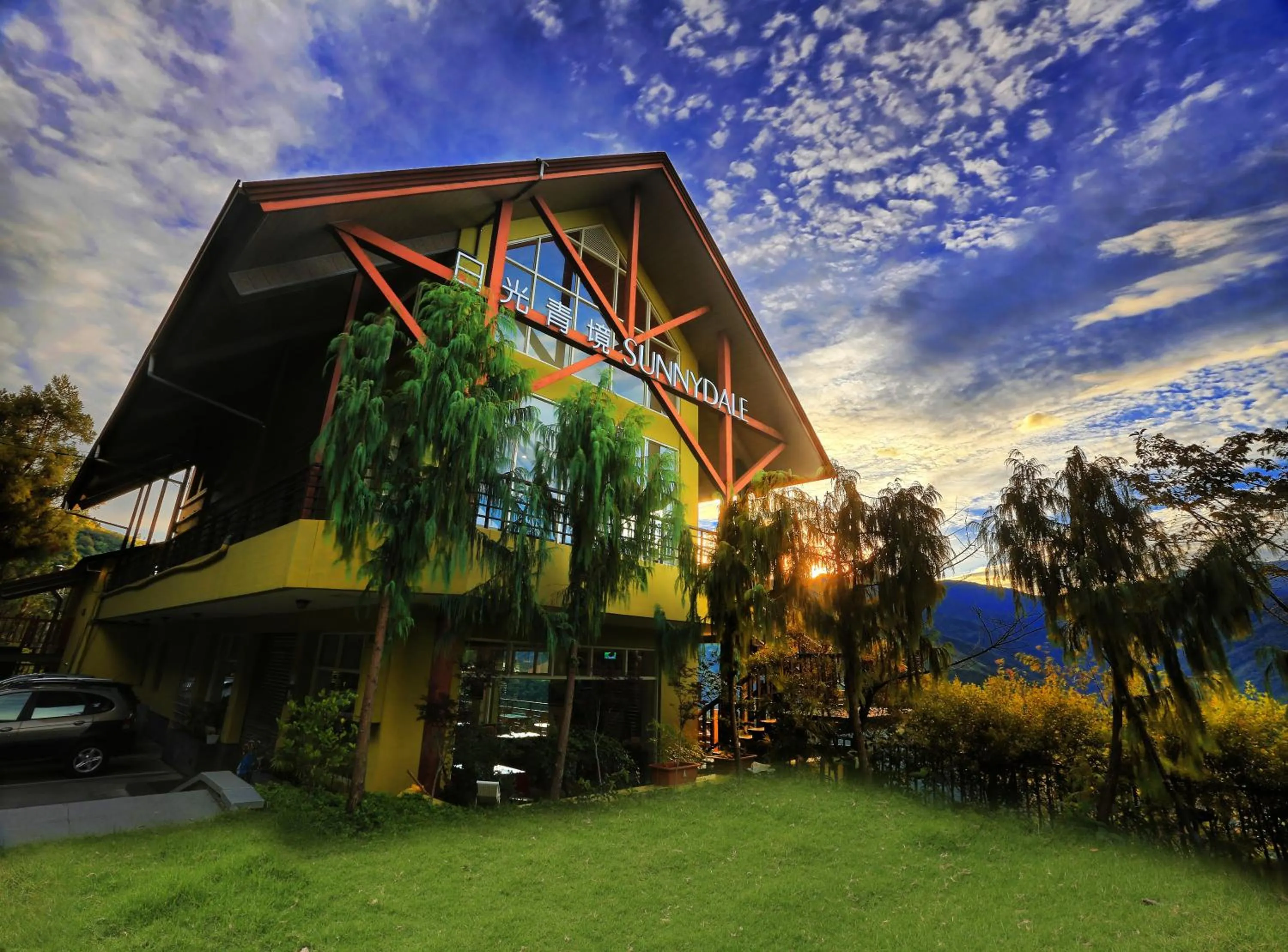 Property building in Sunnydale B&B