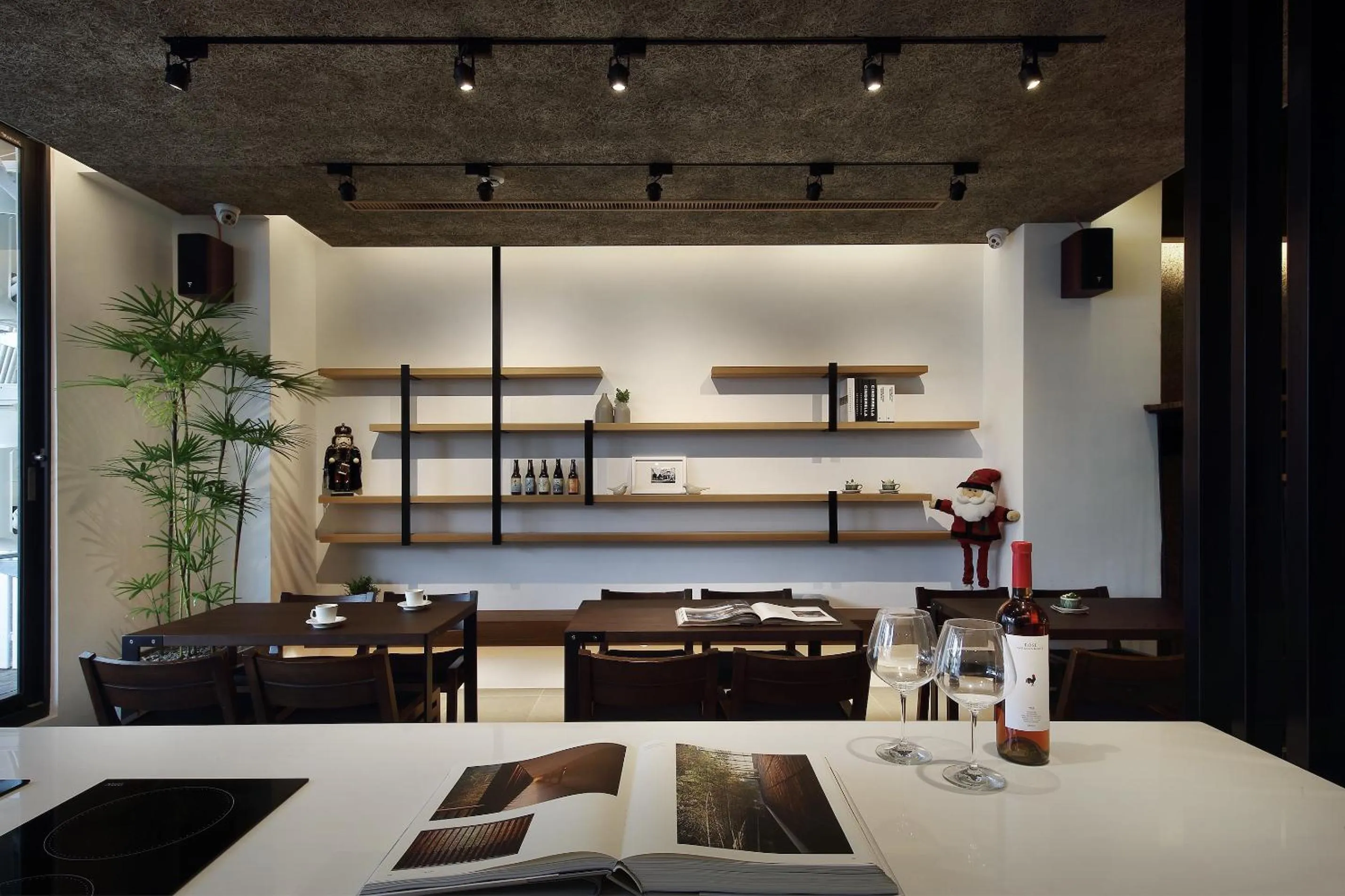 Restaurant/places to eat in Laurel Villa B&B