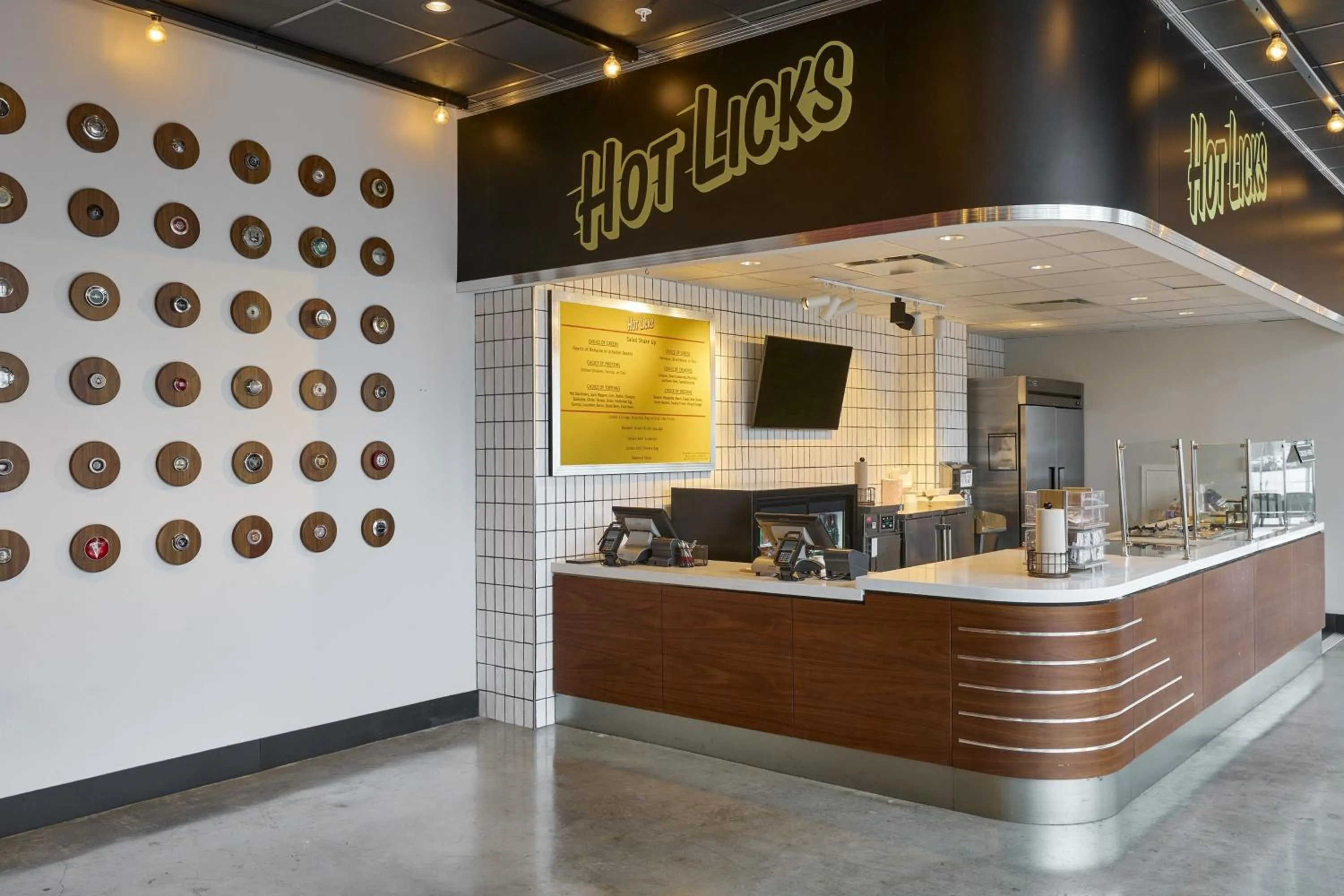 Restaurant/places to eat in Marriott Marquis Chicago