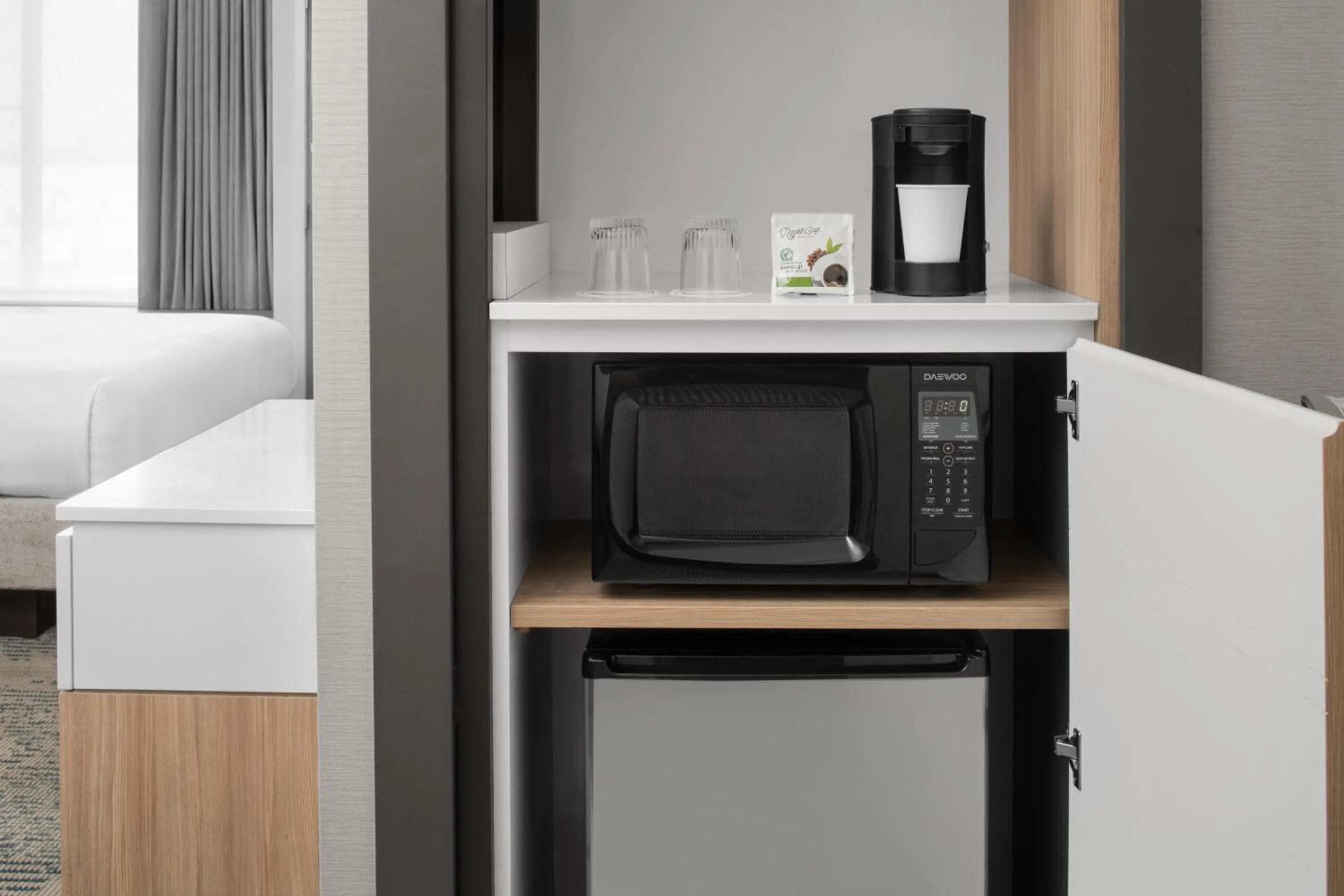 microwave in SpringHill Suites by Marriott Idaho Falls