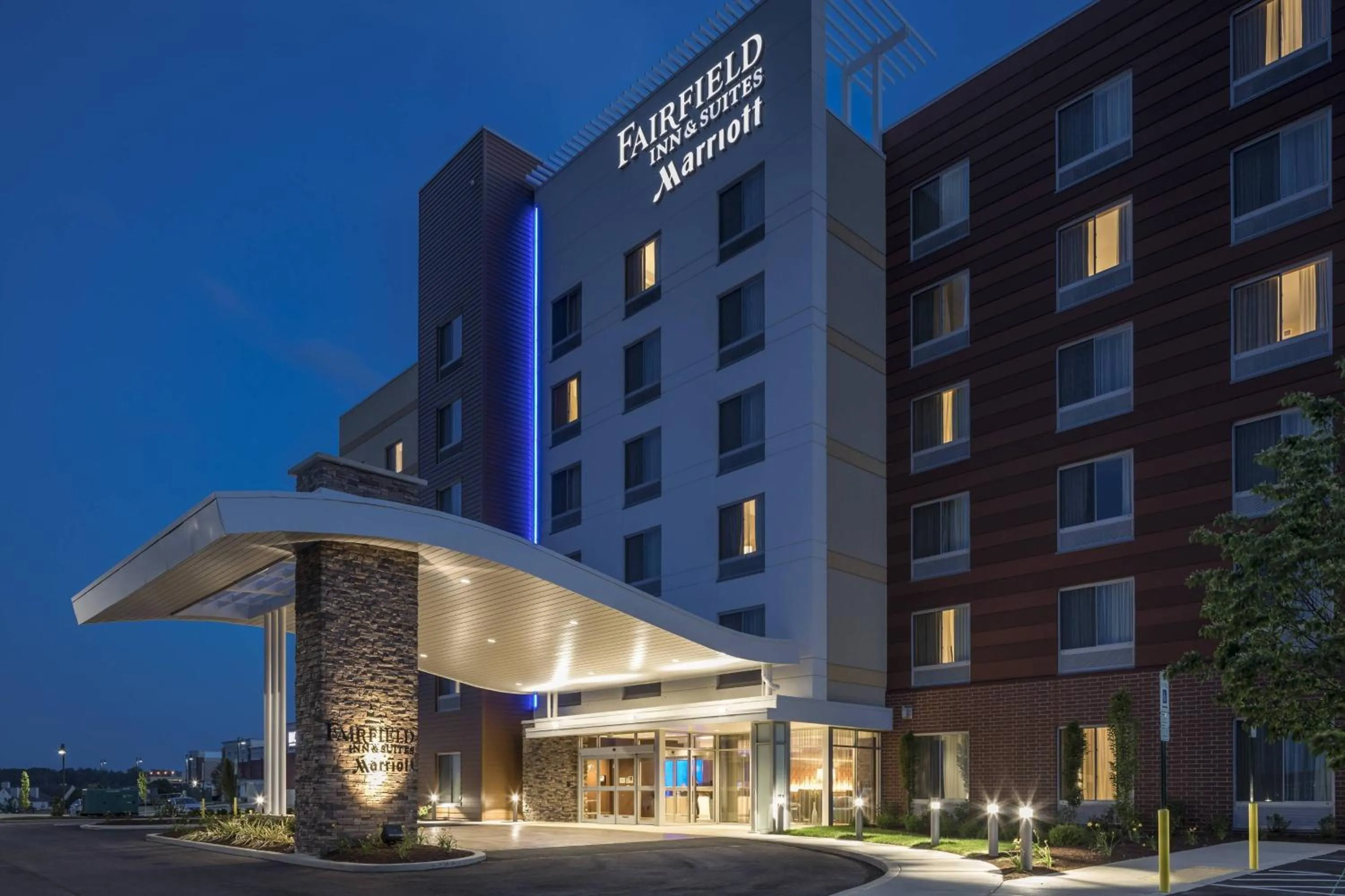 Property building in Fairfield Inn & Suites by Marriott Pittsburgh North/McCandless Crossing
