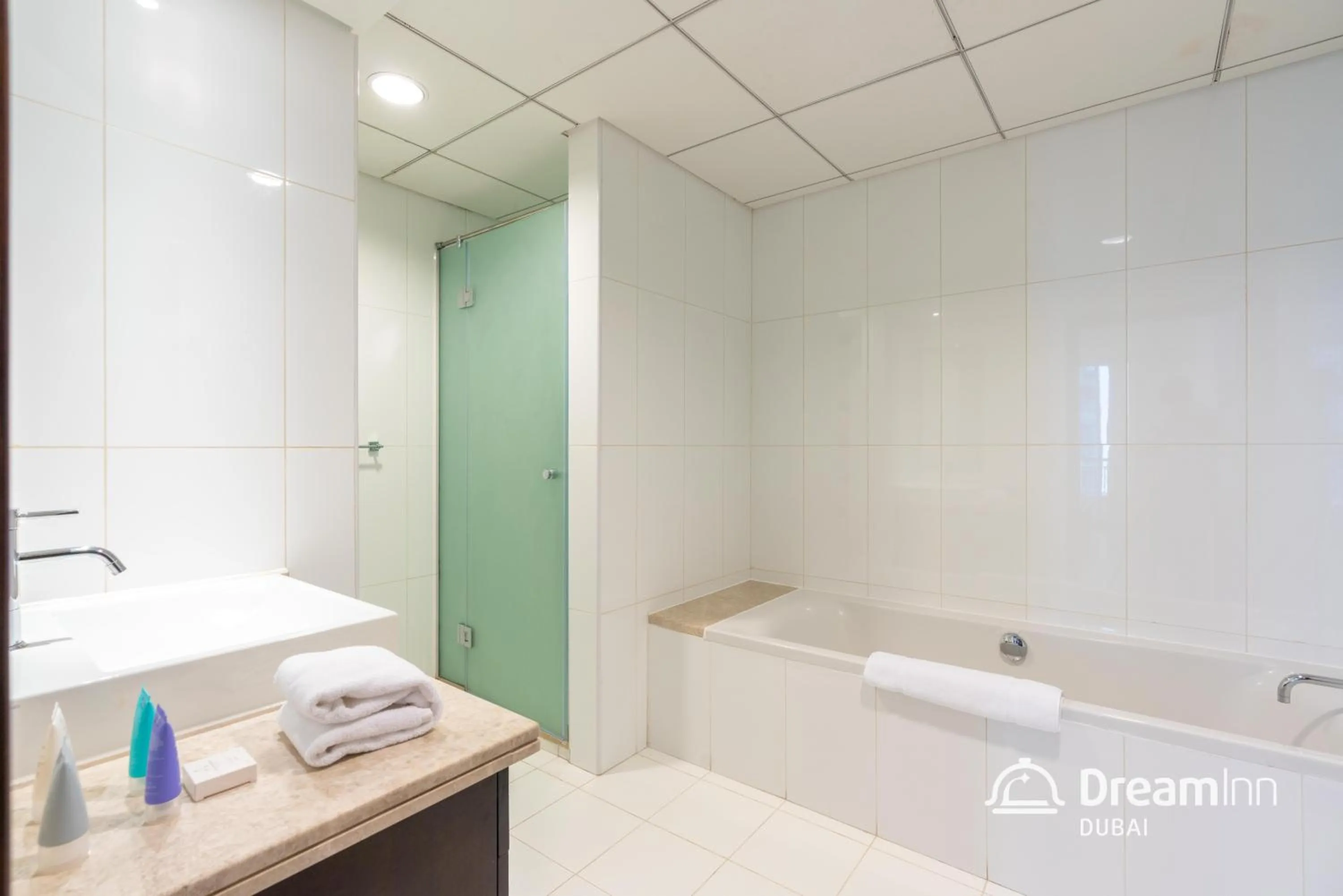 Shower in Dream Inn Apartments - Boulevard Central