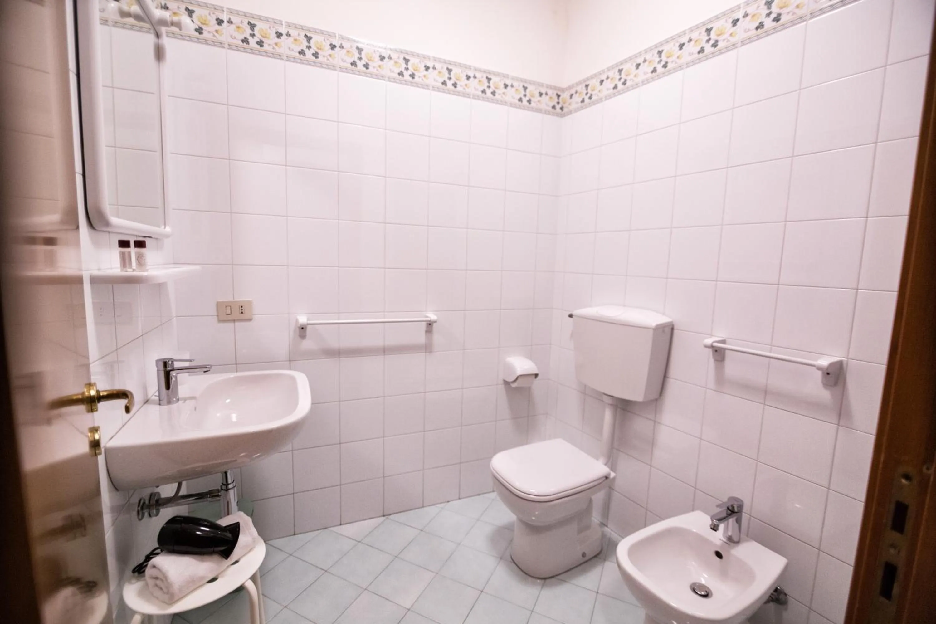 Toilet in Niria