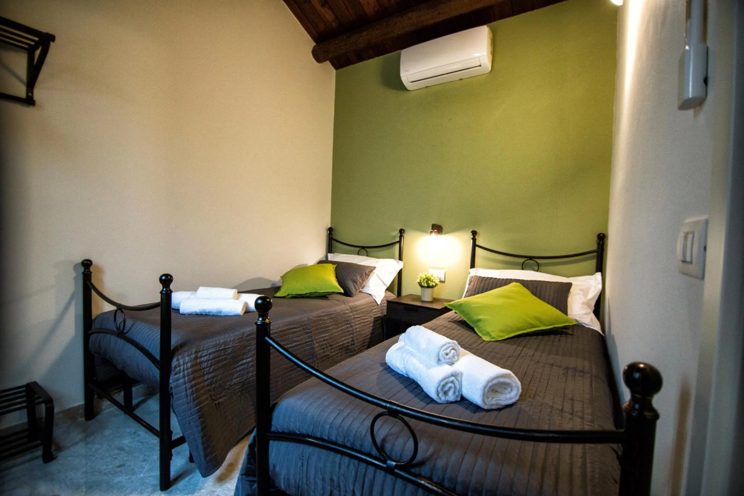 Bed in Niria