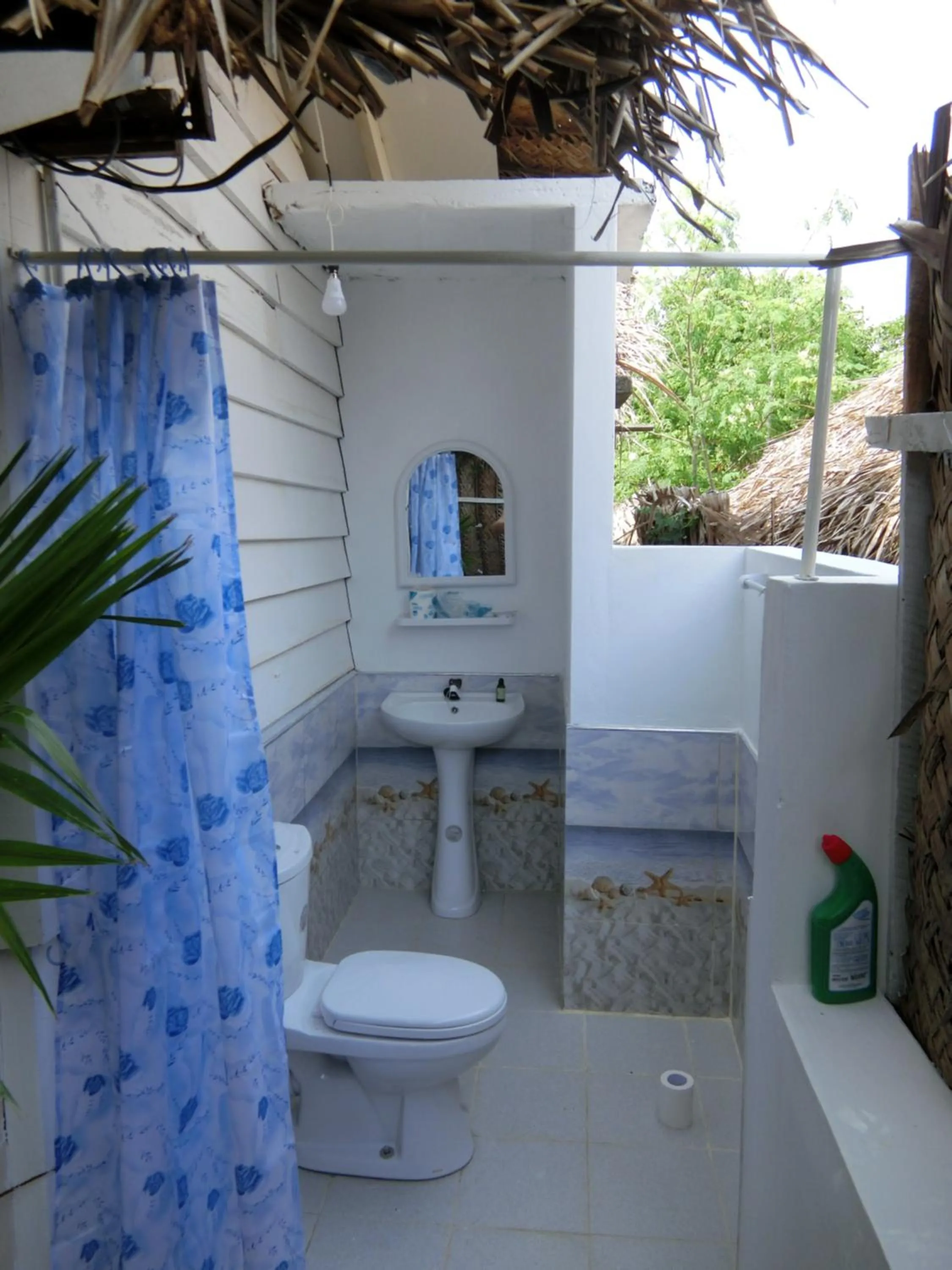 Bathroom in The Tasty Tuna Cabana