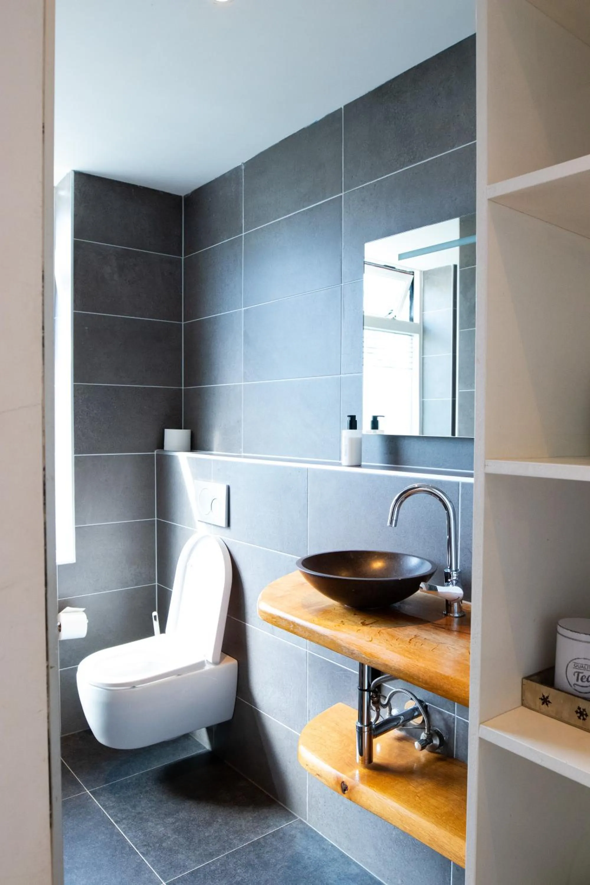 Bathroom in cafe 't Vonderke