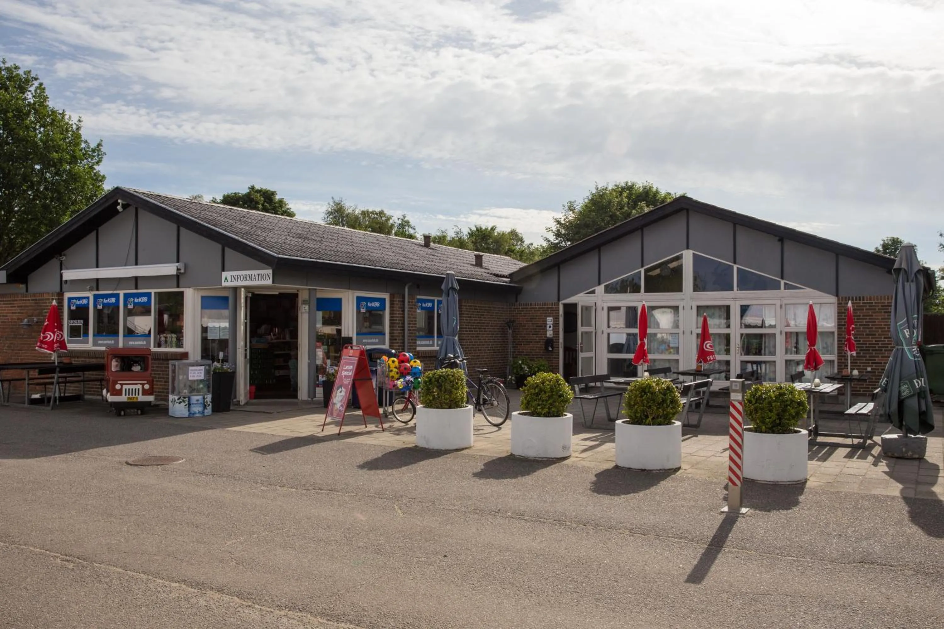 On-site shops in Vorbasse camping