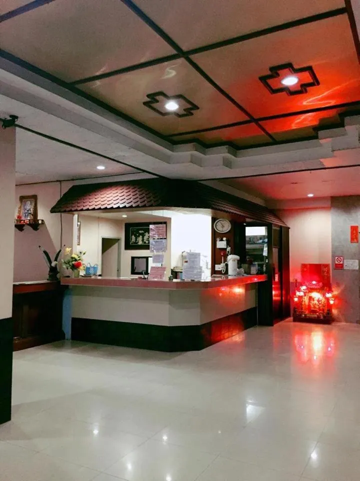 Pasawang Hotel (โรงแรมภาสว่าง)