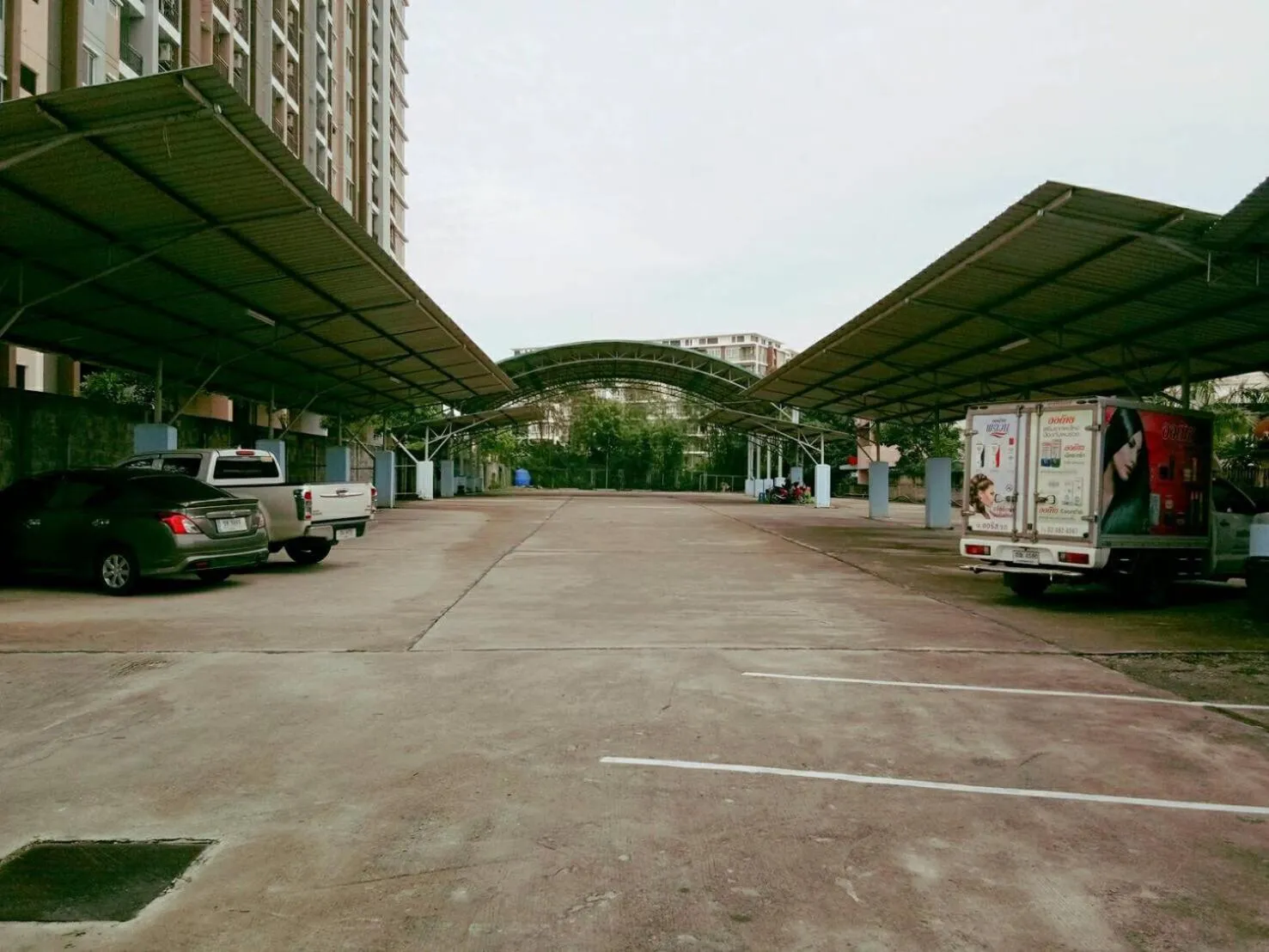 Pasawang Hotel (โรงแรมภาสว่าง)