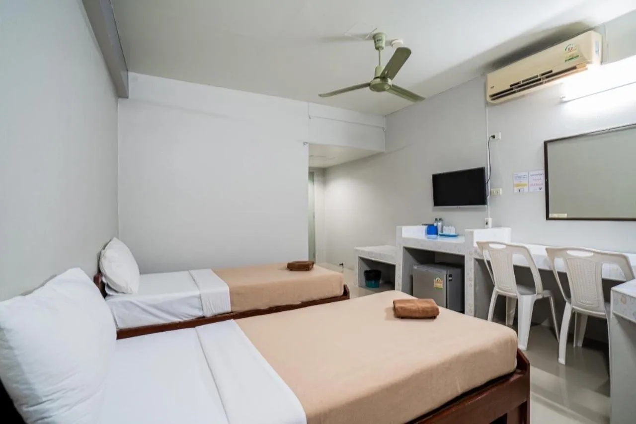 Bed in Pasawang Hotel (โรงแรมภาสว่าง)