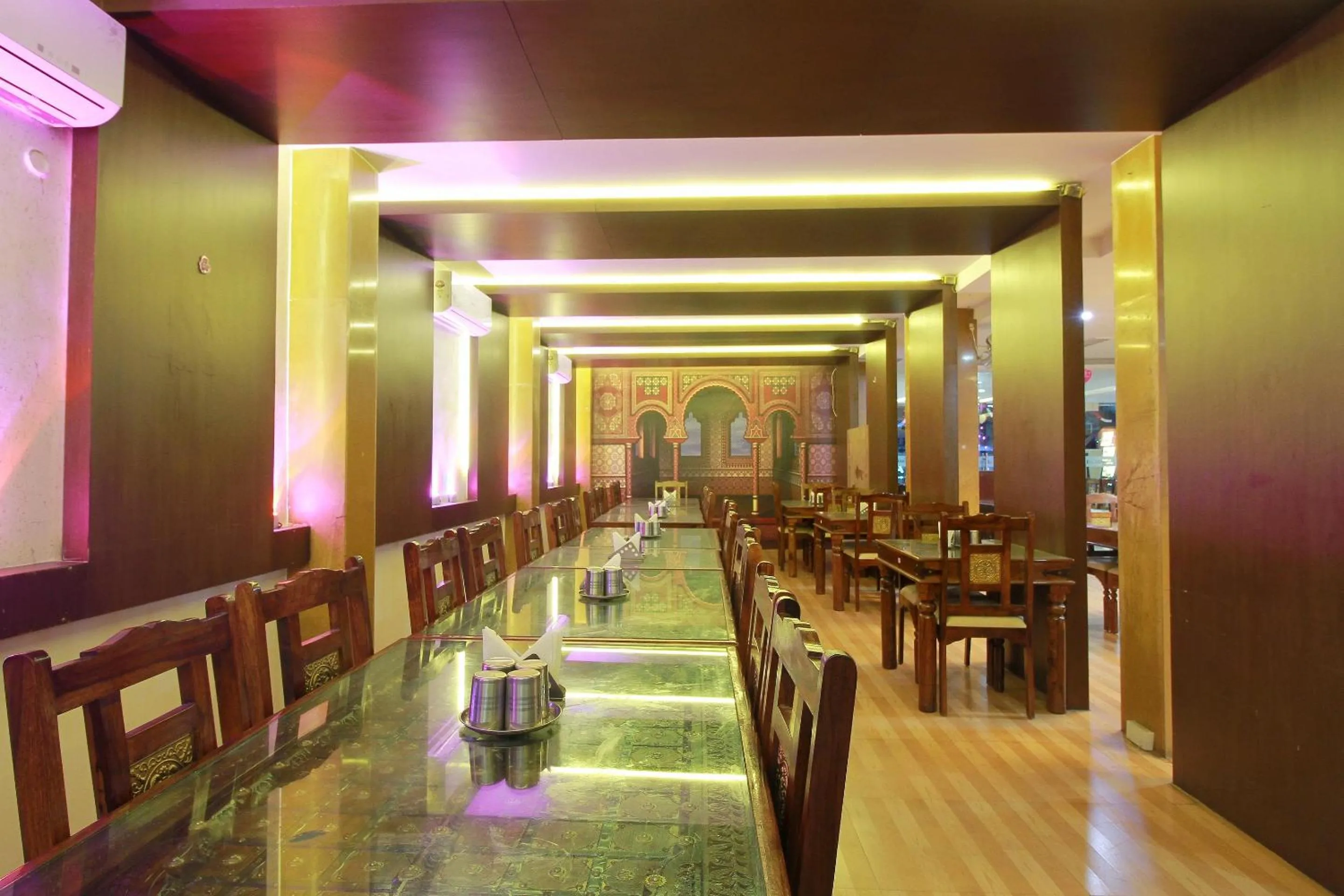Restaurant/places to eat in Capital O Rj Grand