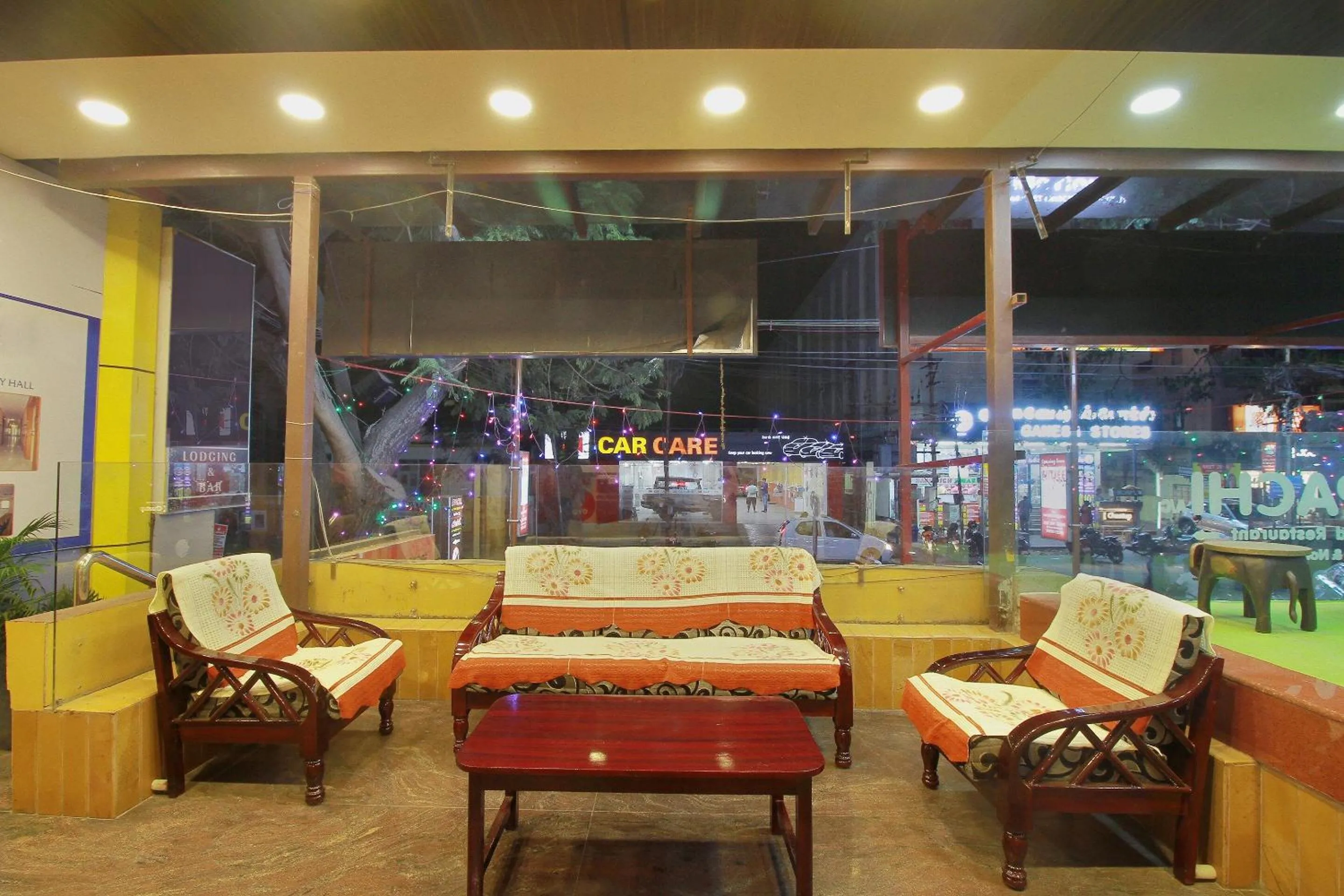 Lobby or reception in Capital O Rj Grand