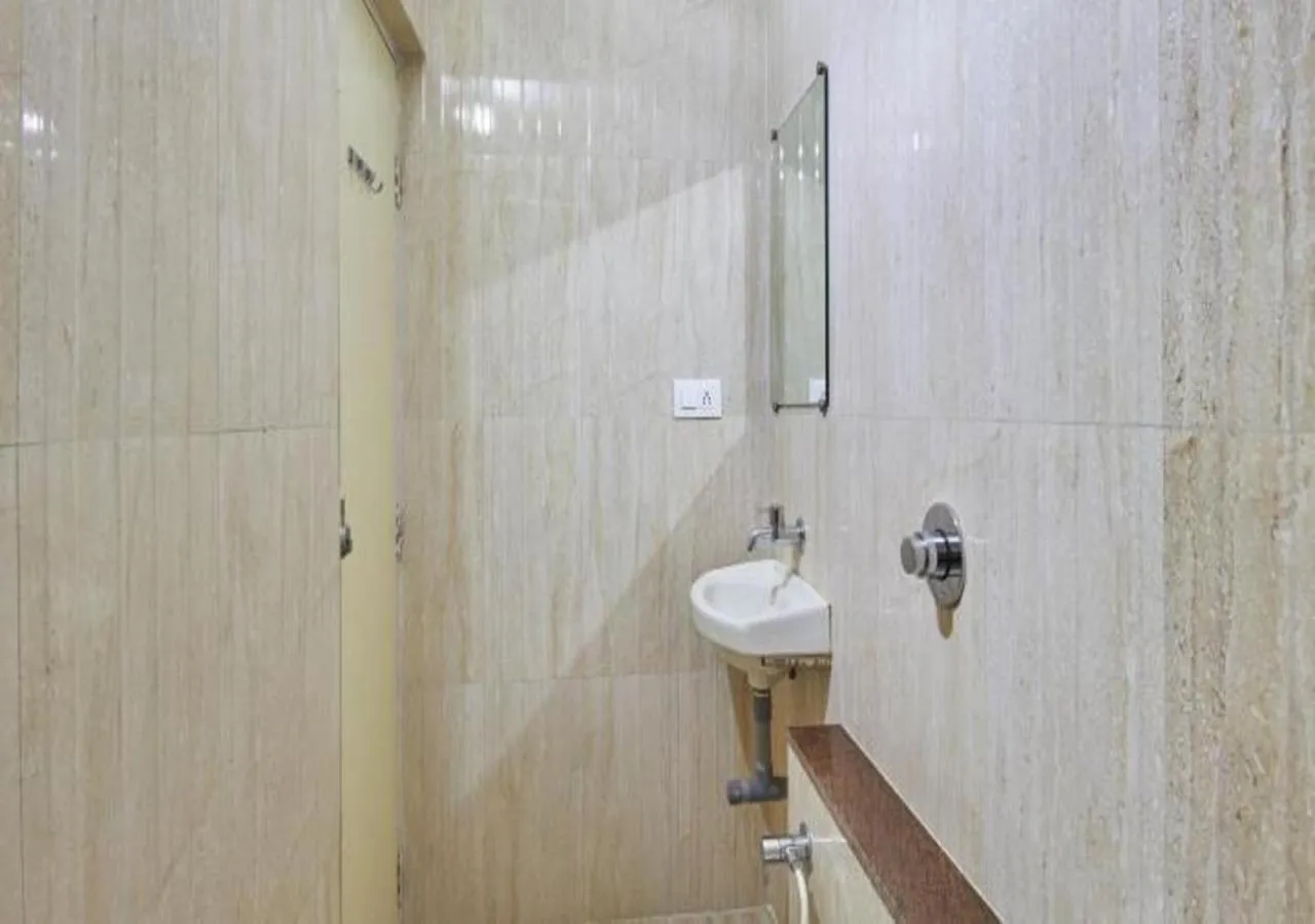Bathroom in Hotel Krushna Inn