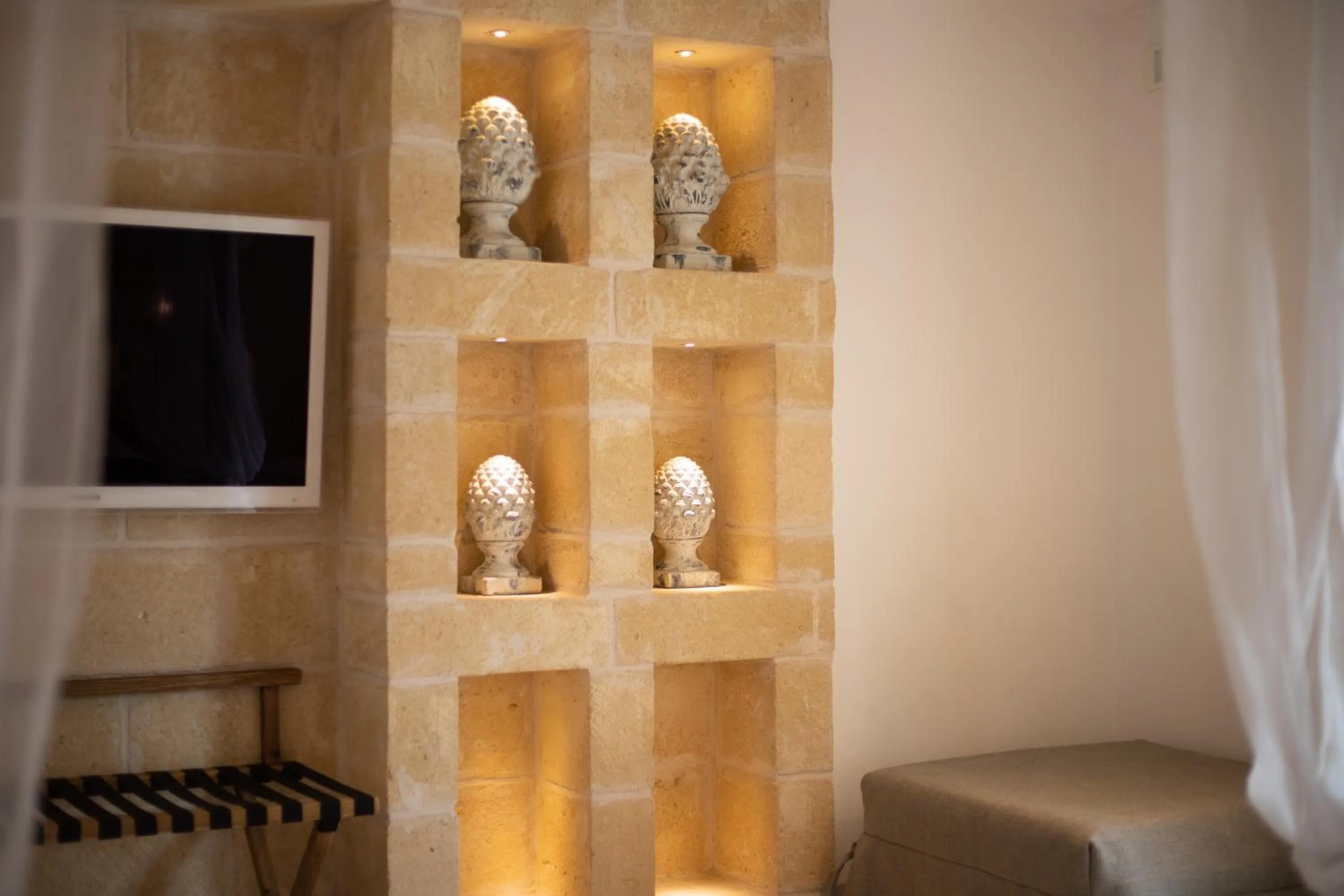 Decorative detail in Masseriola Antiche Fogge by Apulia Hospitality