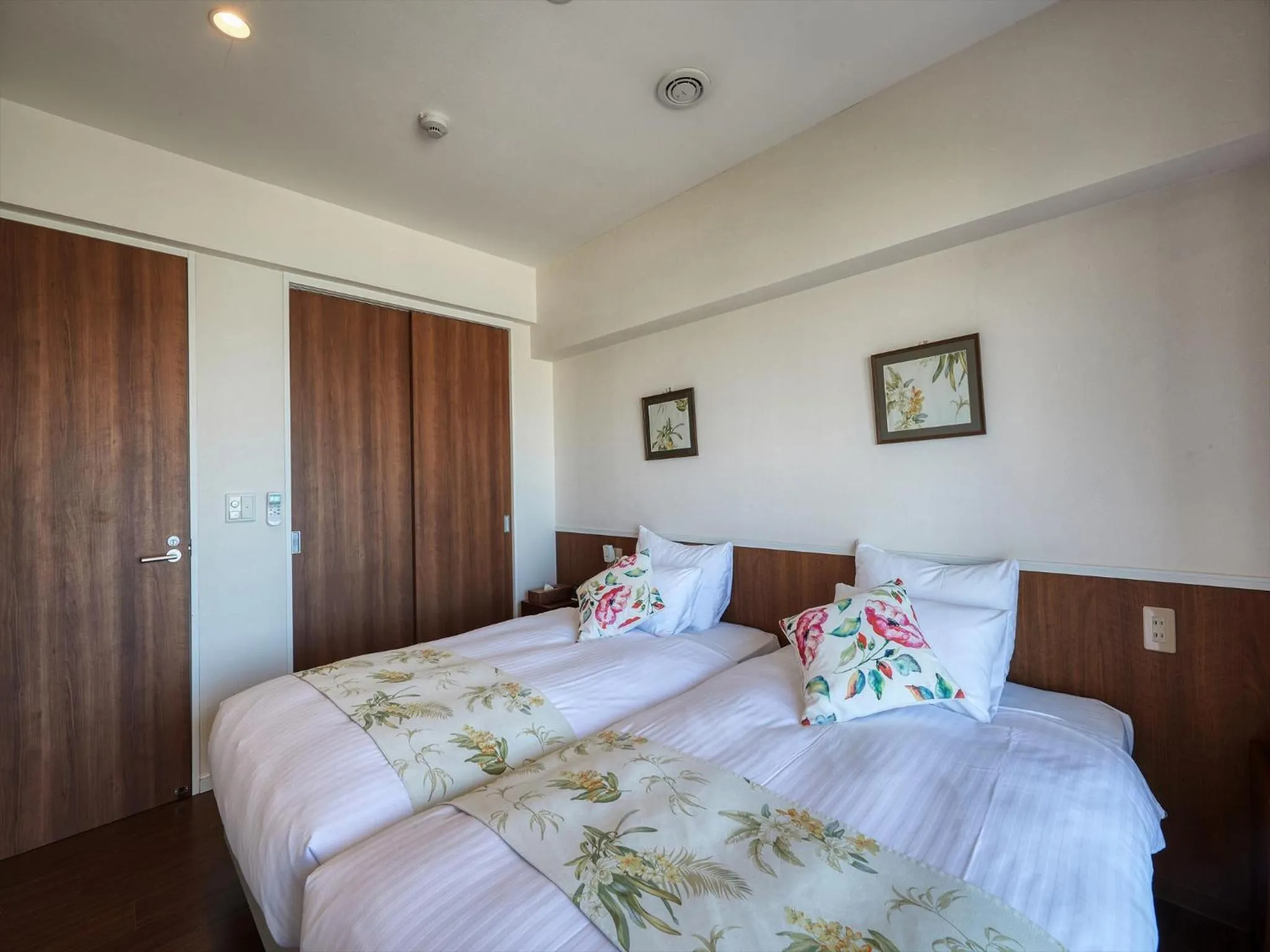 Bed in Seaside Condominium Rana Chatan