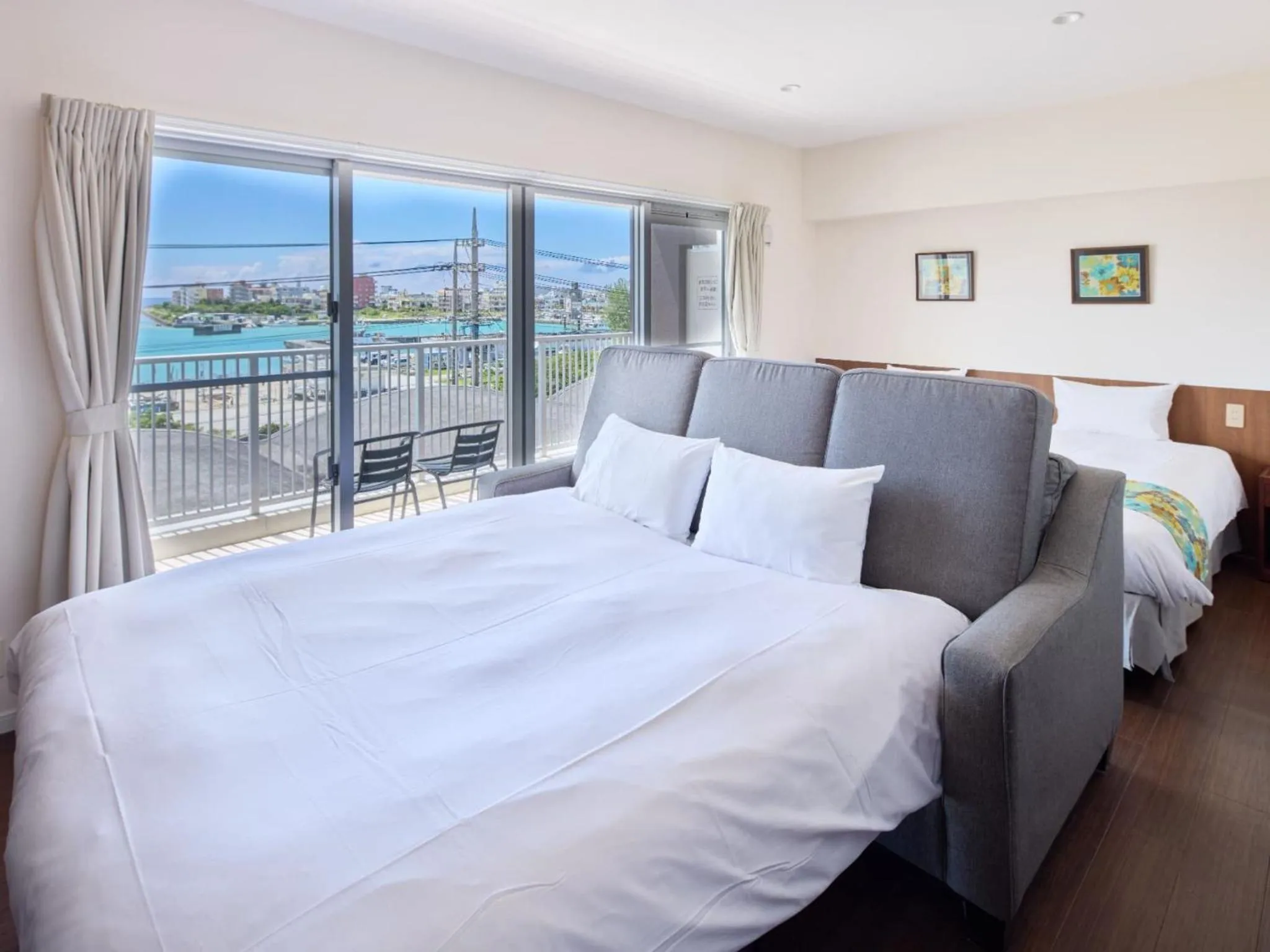 Photo of the whole room, Bed in Seaside Condominium Rana Chatan