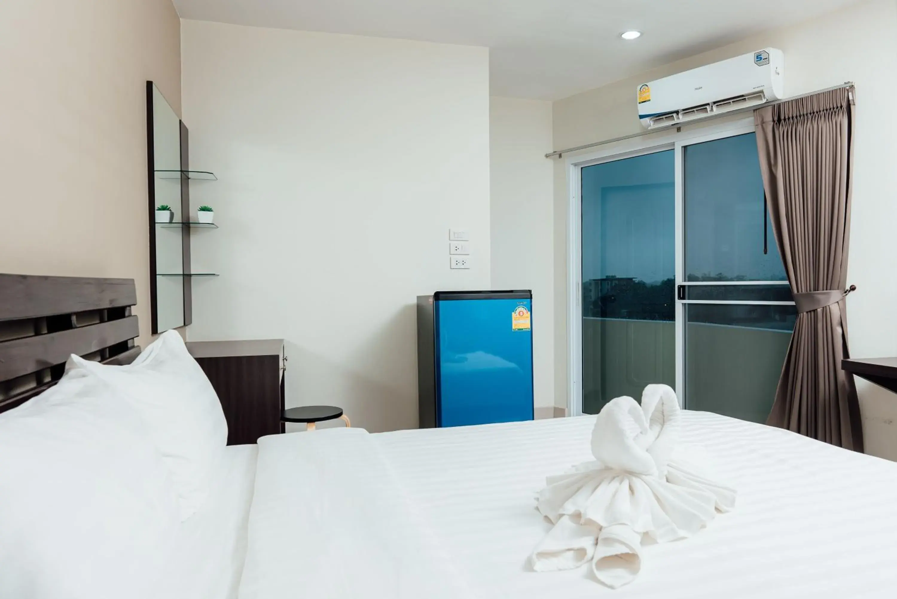 Bed in Corner One Residence Bed in Corner One Residence