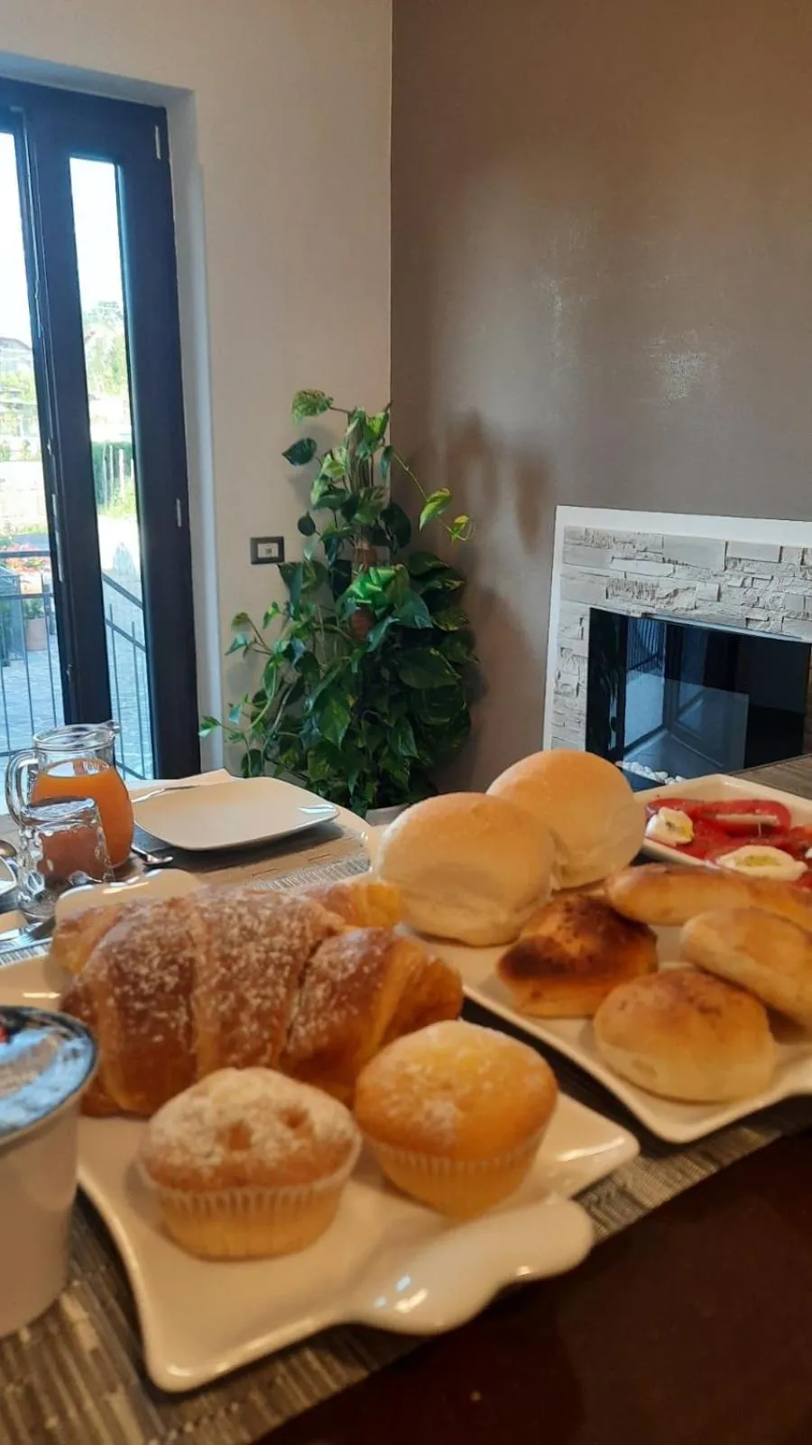 Breakfast in Alba Magica