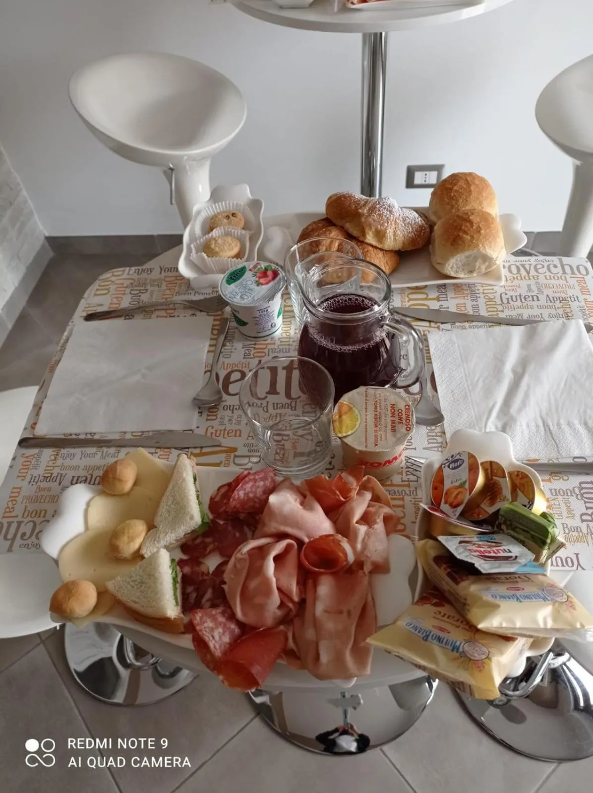 Breakfast in Alba Magica