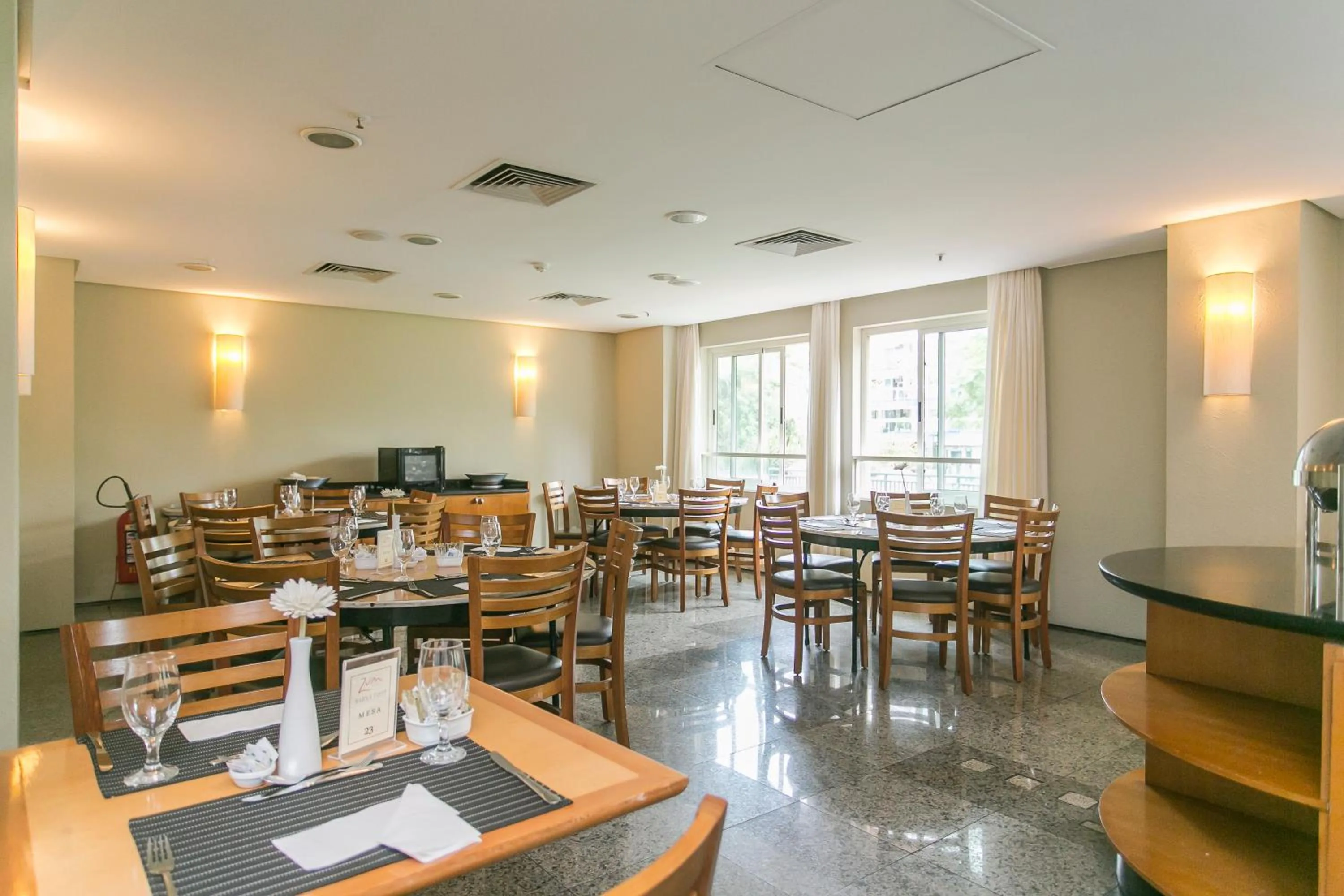 Restaurant/places to eat in Plaza Rio Residences - Barra First