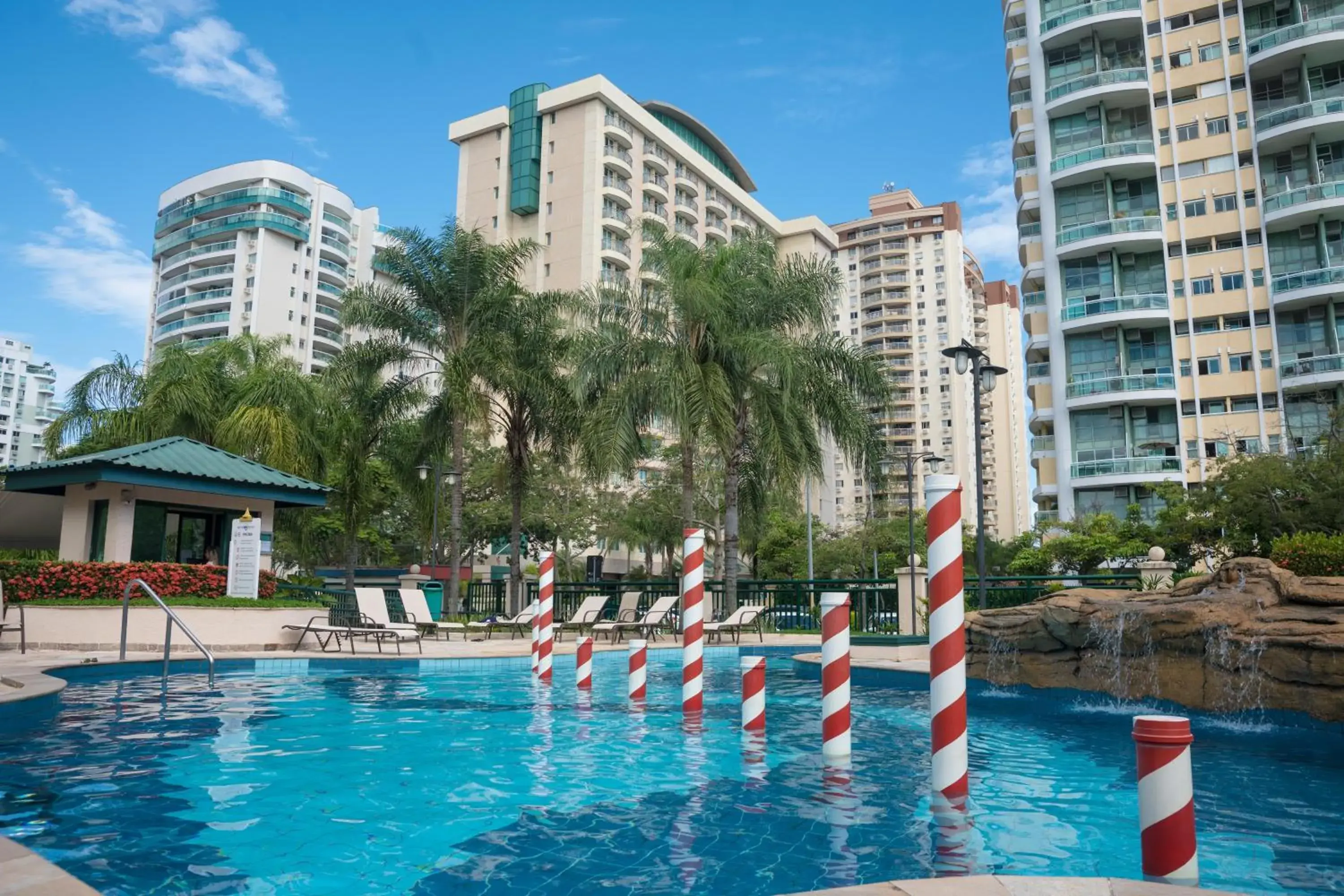 Swimming pool in Plaza Rio Residences - Barra First Swimming pool in Plaza Rio Residences - Barra First
