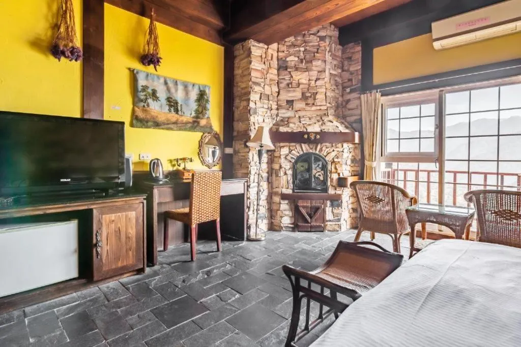 Decorative detail in Provence Rose Lodge