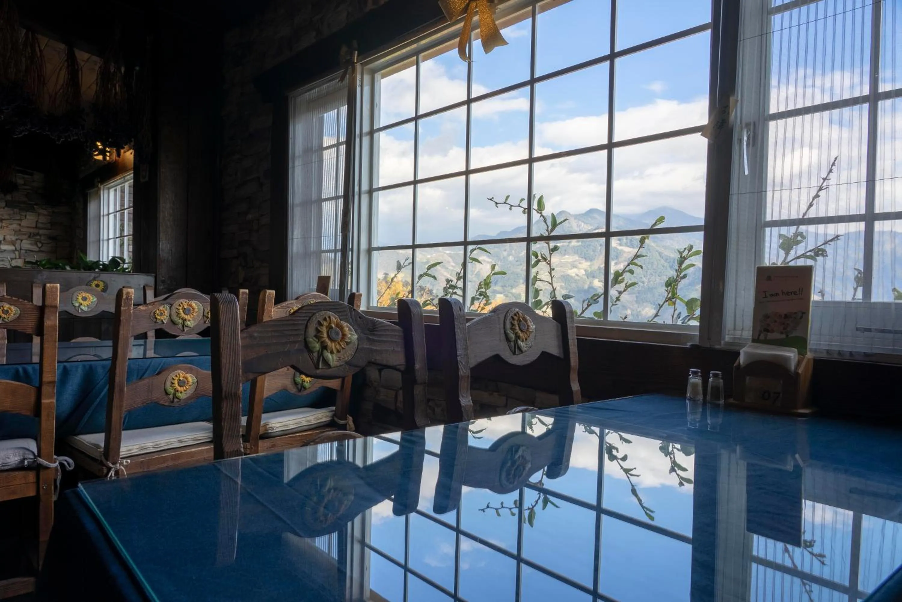 Restaurant/places to eat in Provence Rose Lodge