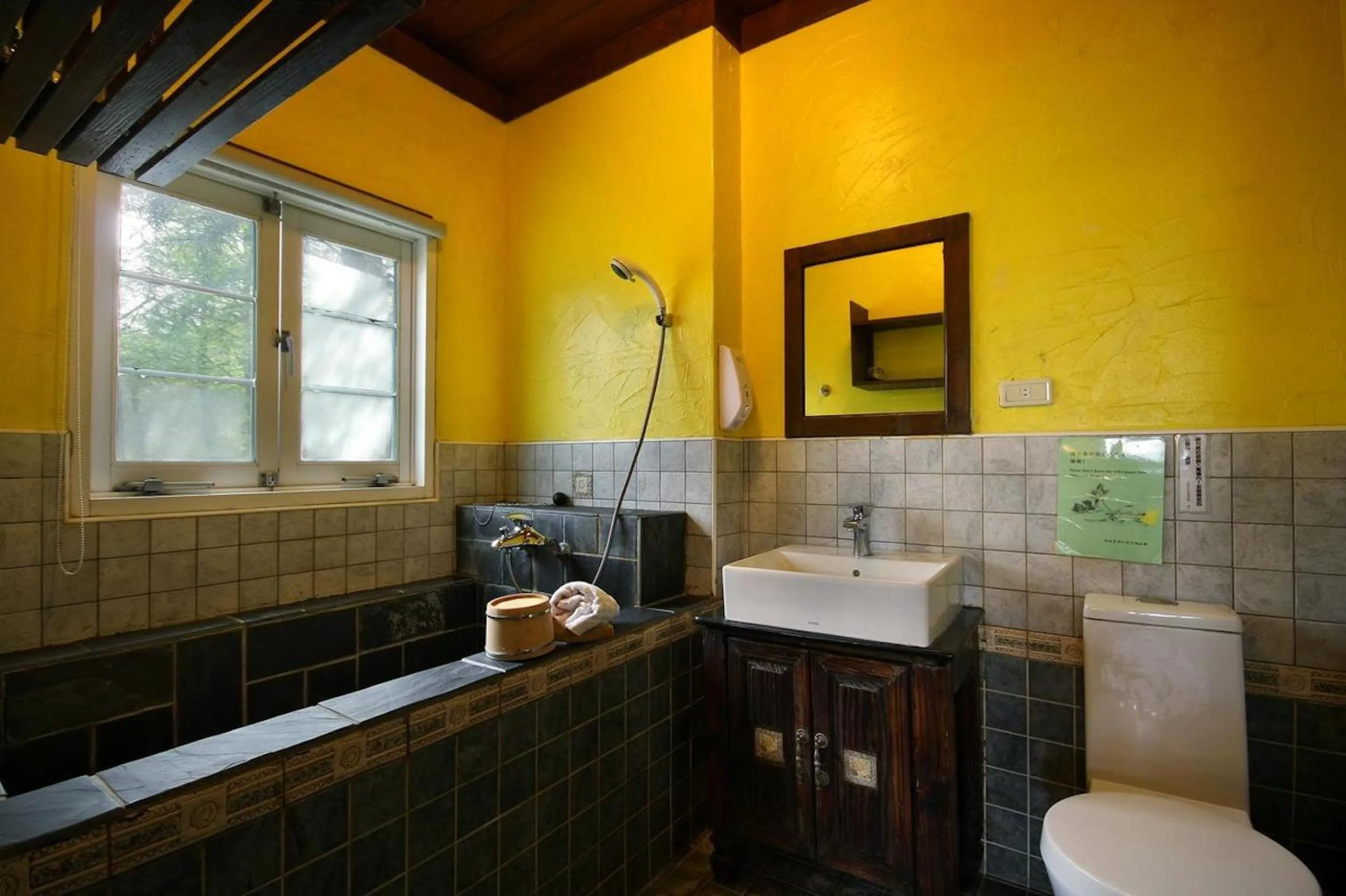 Decorative detail in Provence Rose Lodge