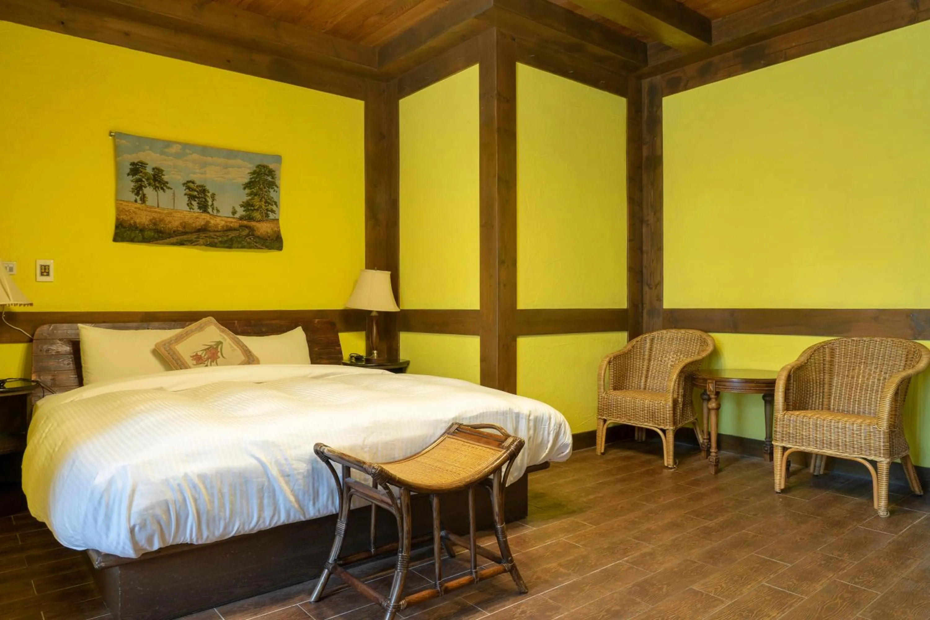 Bed in Provence Rose Lodge