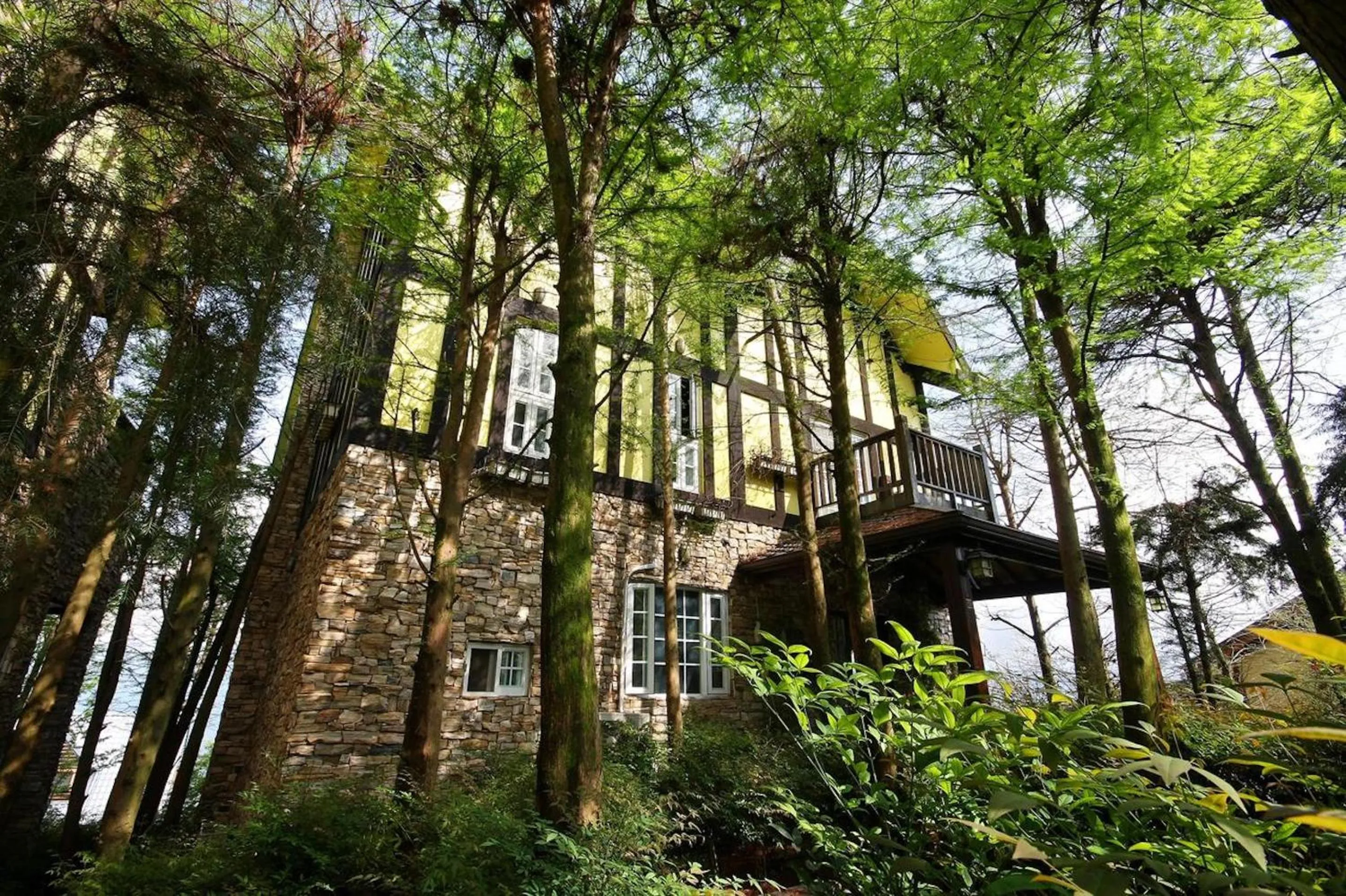 Decorative detail in Provence Rose Lodge