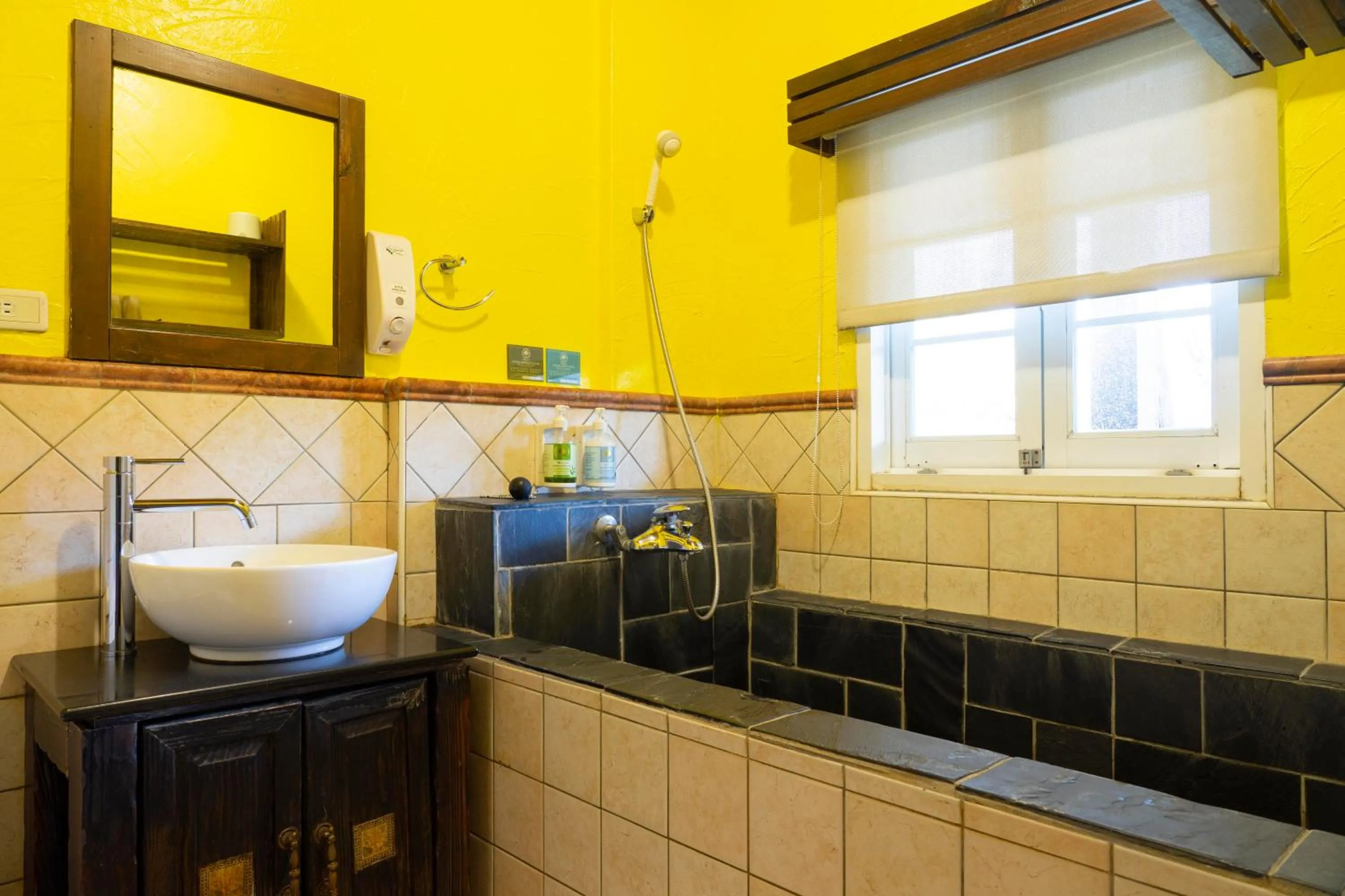 Bathroom in Provence Rose Lodge