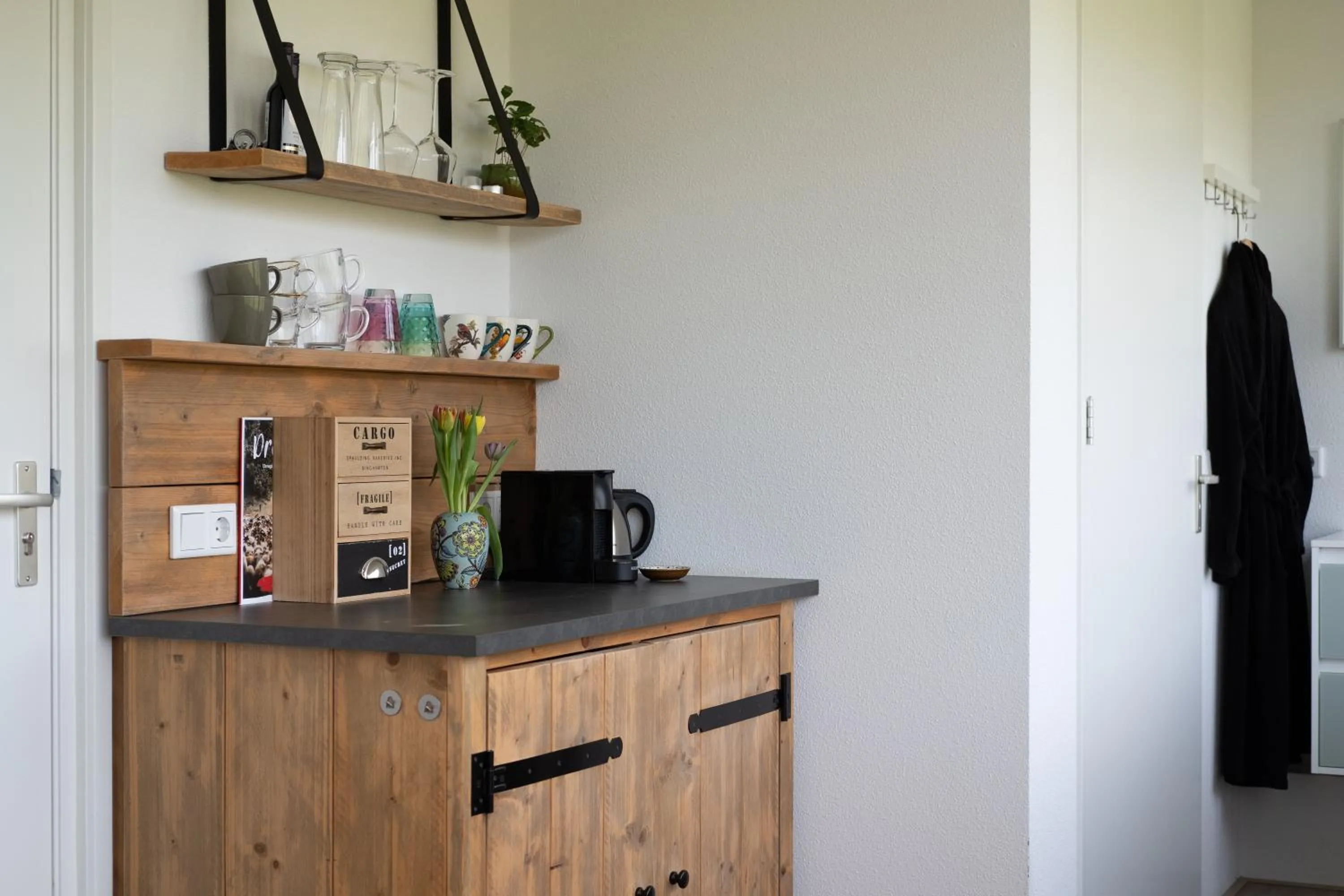 Coffee/tea facilities in B&B De Achterdiek