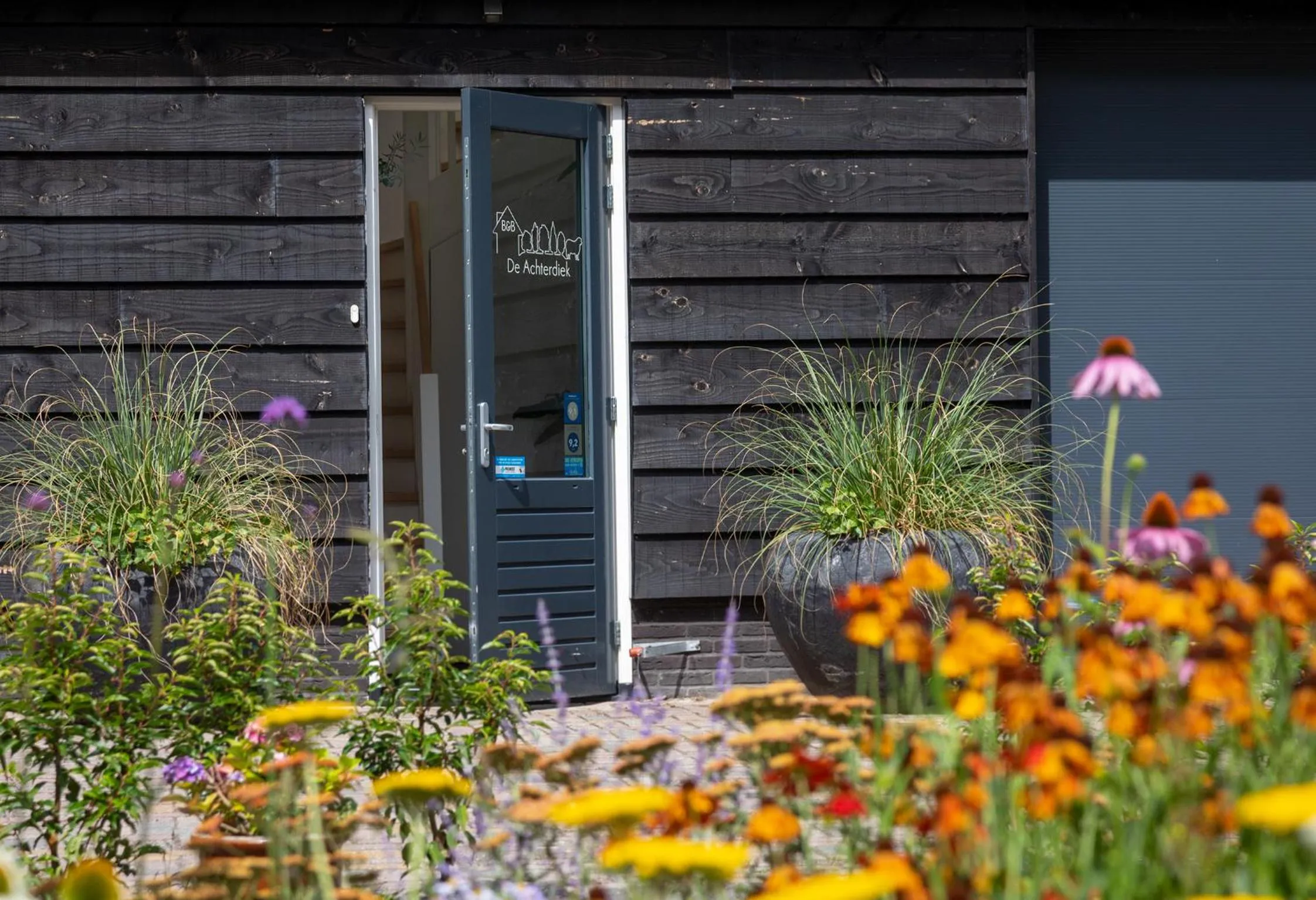 Facade/entrance in B&B De Achterdiek