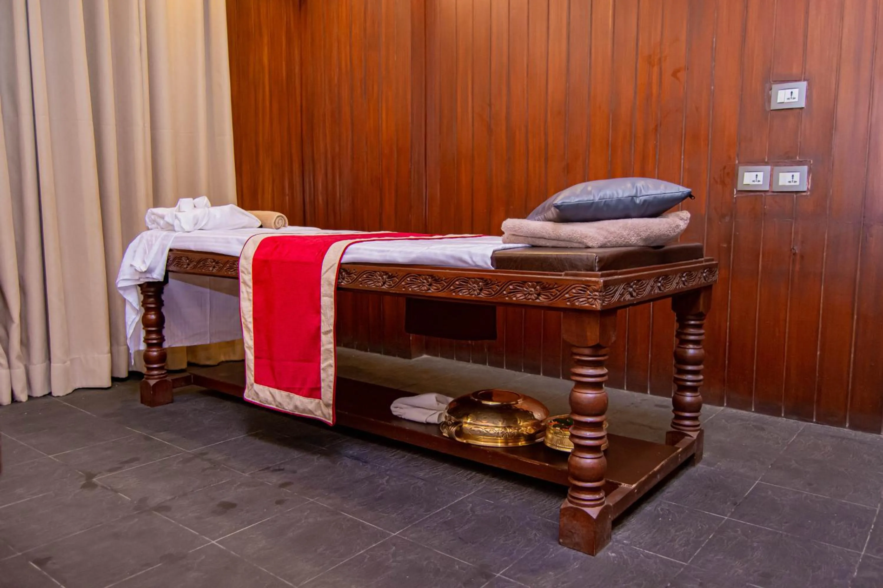 Massage, Bed in Lavie Residence and Spa
