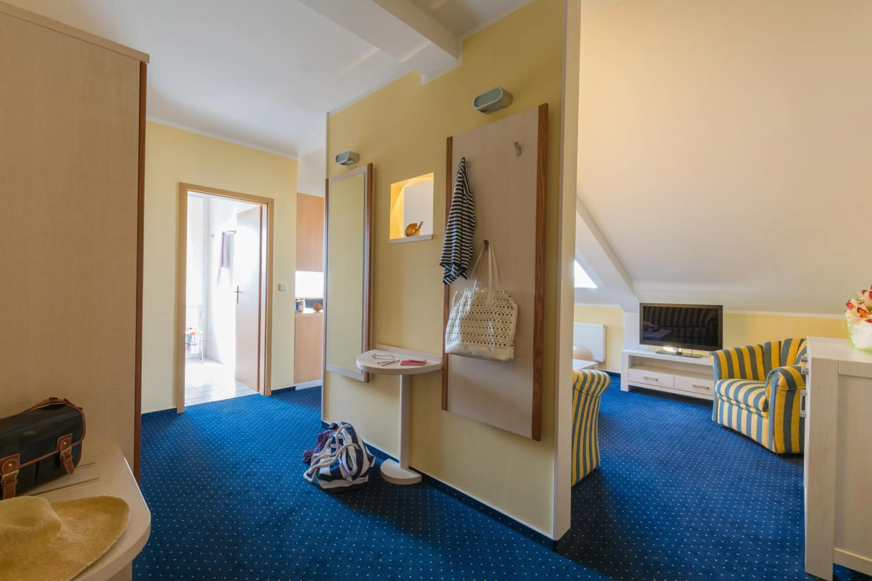 Photo of the whole room, Bed in Haffidyll garni