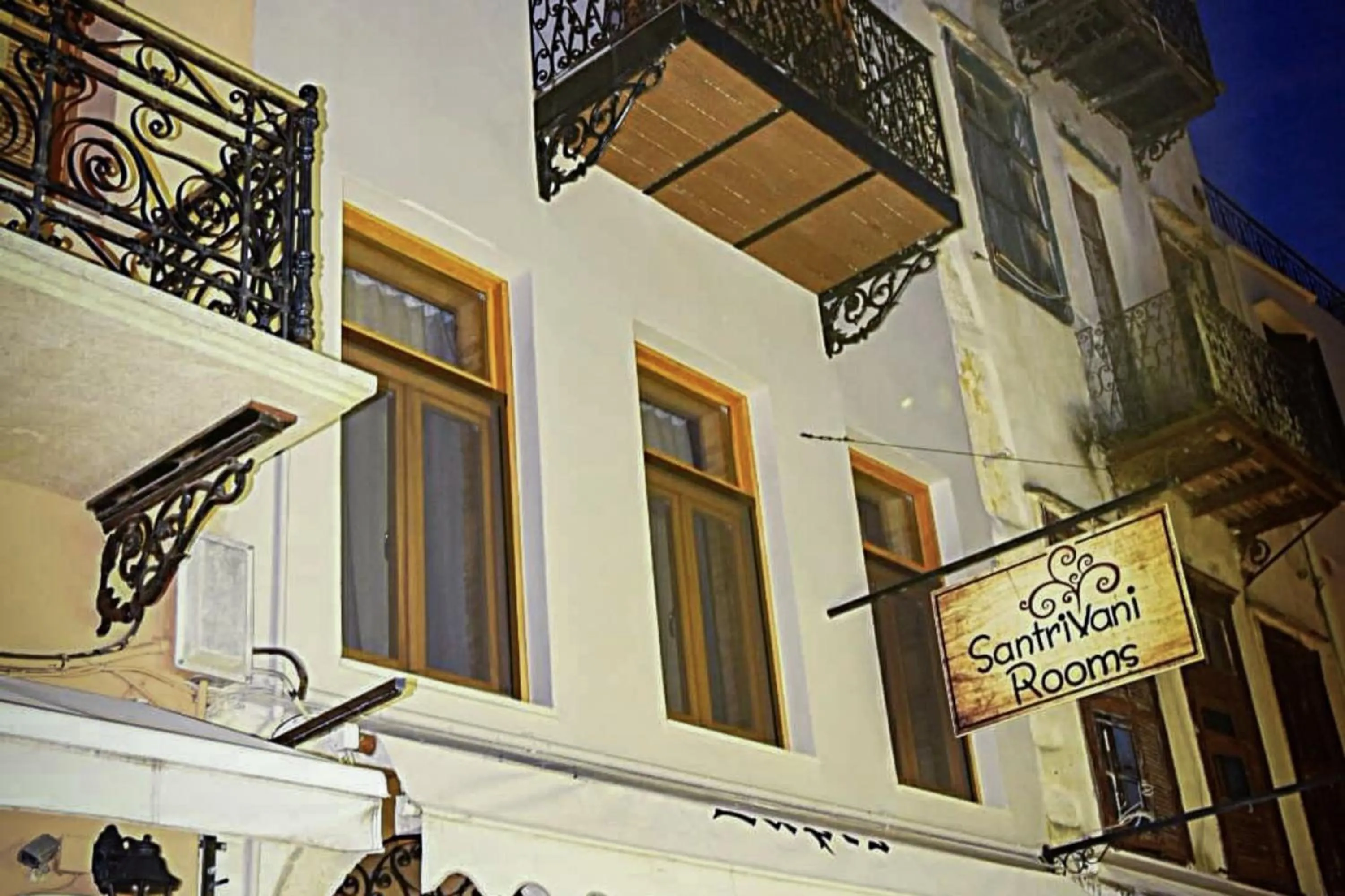 Facade/entrance in Santrivani Rooms