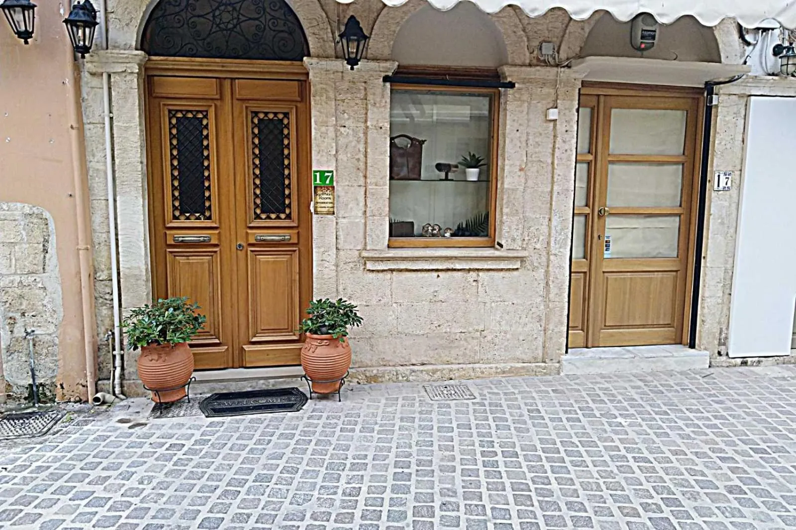 Facade/entrance in Santrivani Rooms
