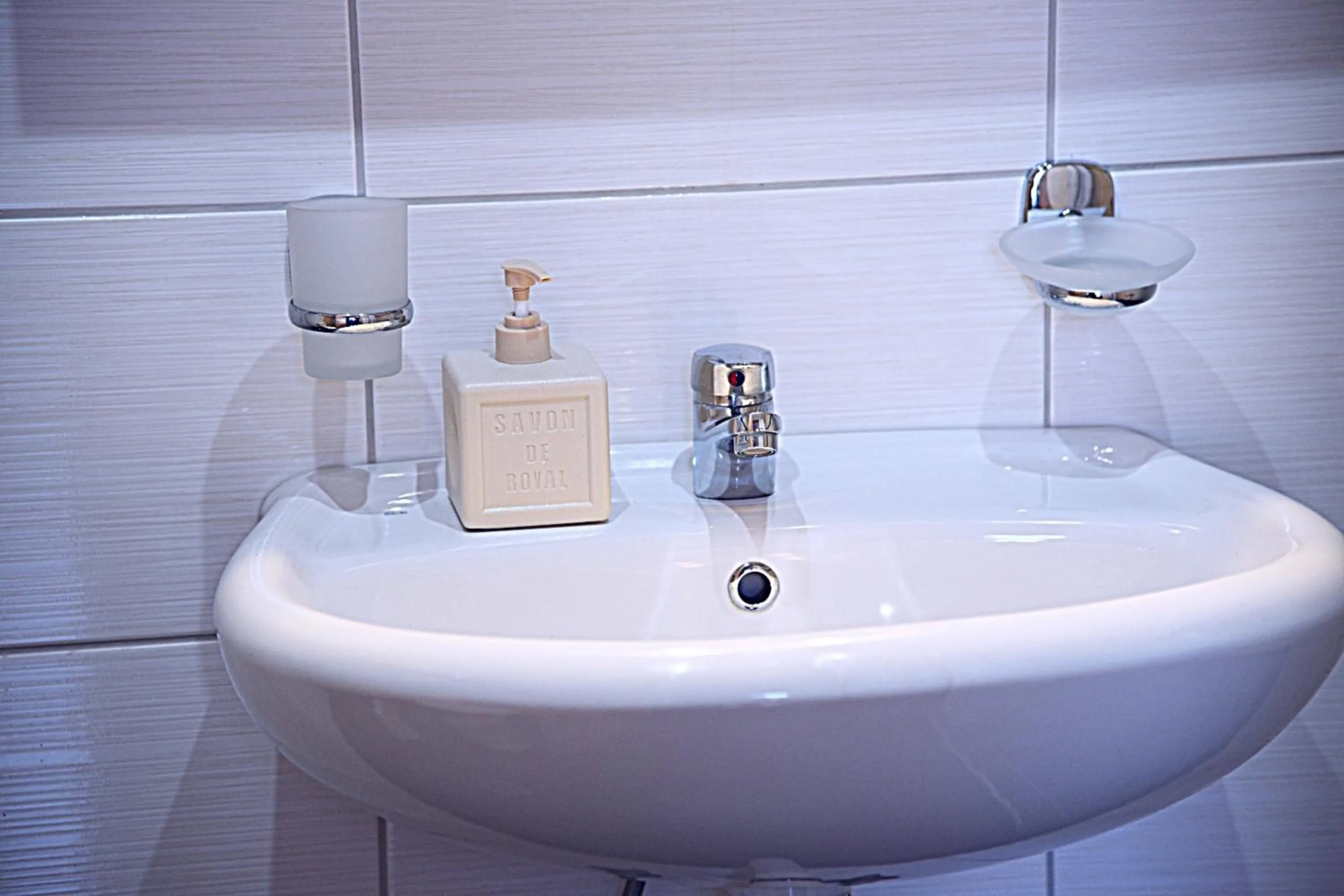 Bathroom in Santrivani Rooms