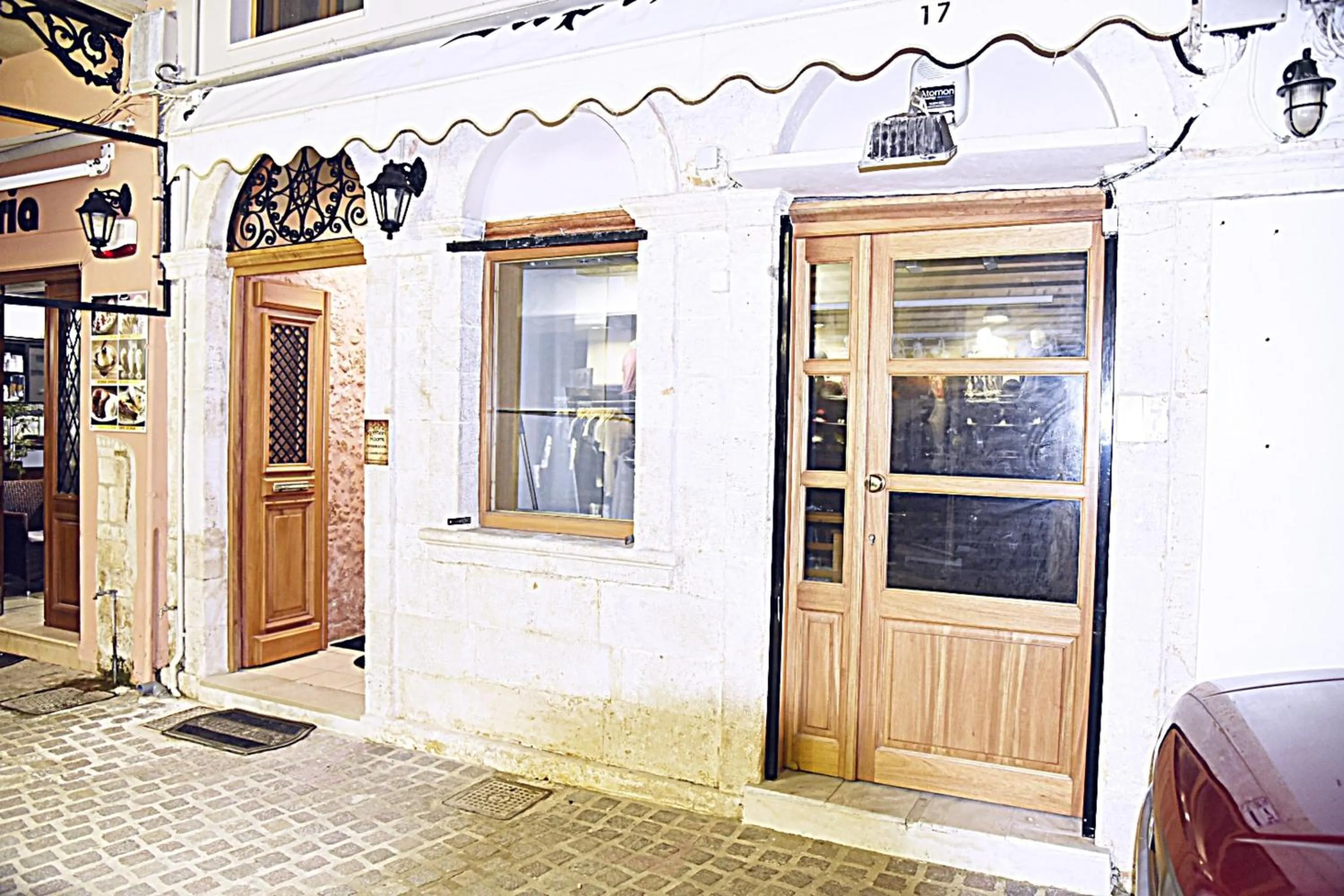 Facade/entrance in Santrivani Rooms