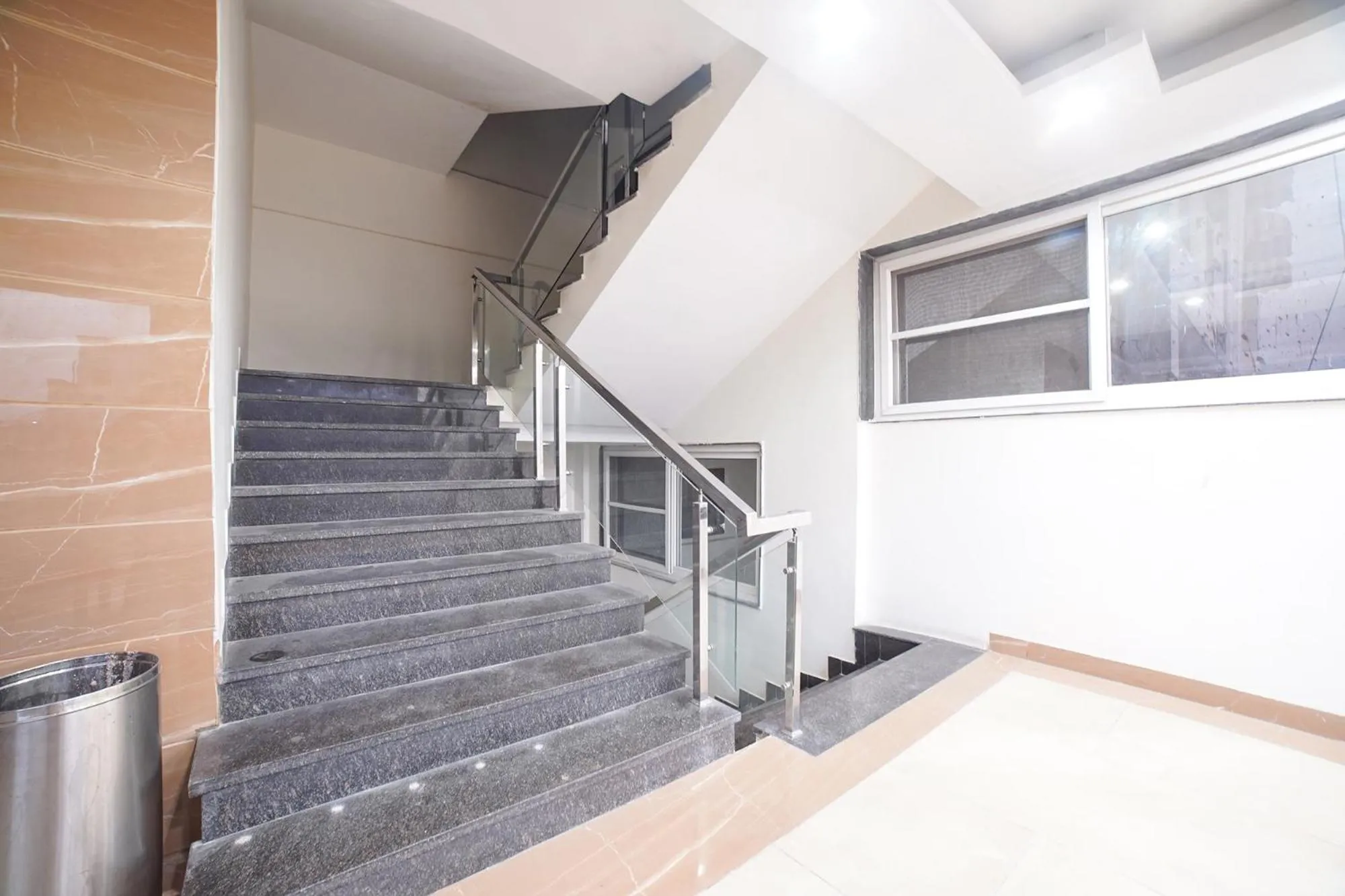 Lobby or reception in FabHotel Johri Regency