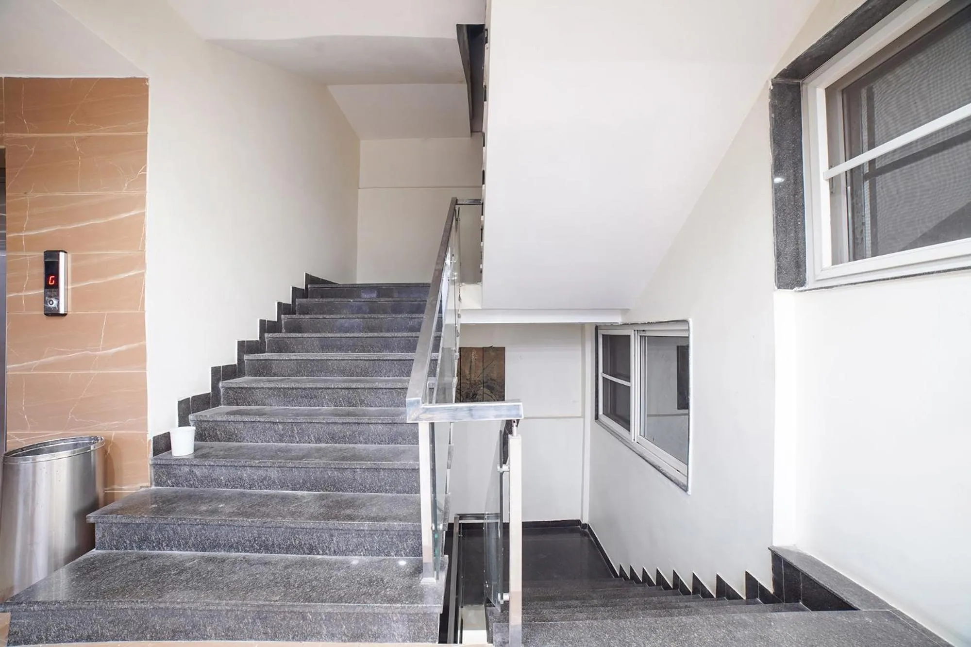 Lobby or reception in FabHotel Johri Regency