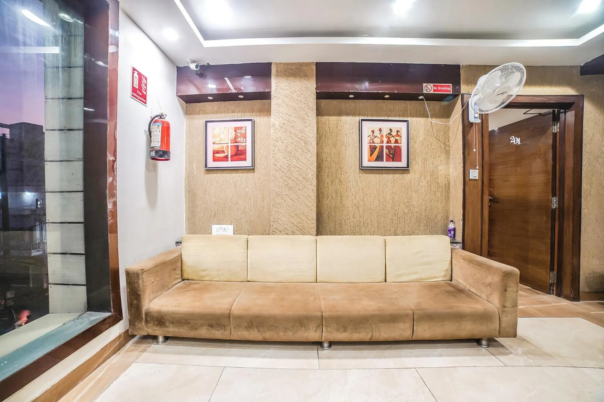 Seating area in FabHotel Johri Regency