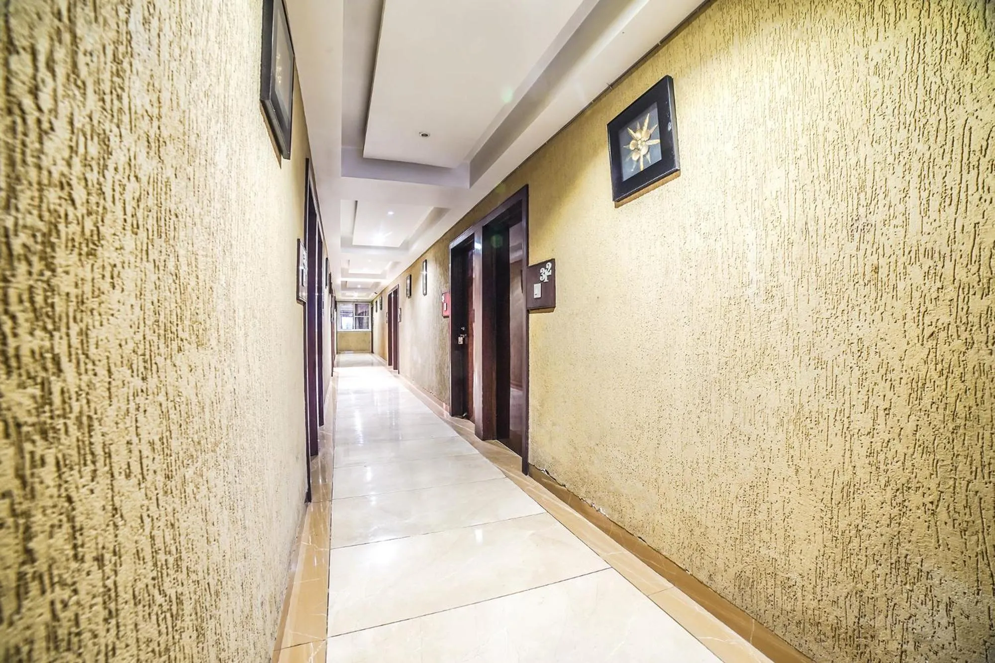 Lobby or reception in FabHotel Johri Regency