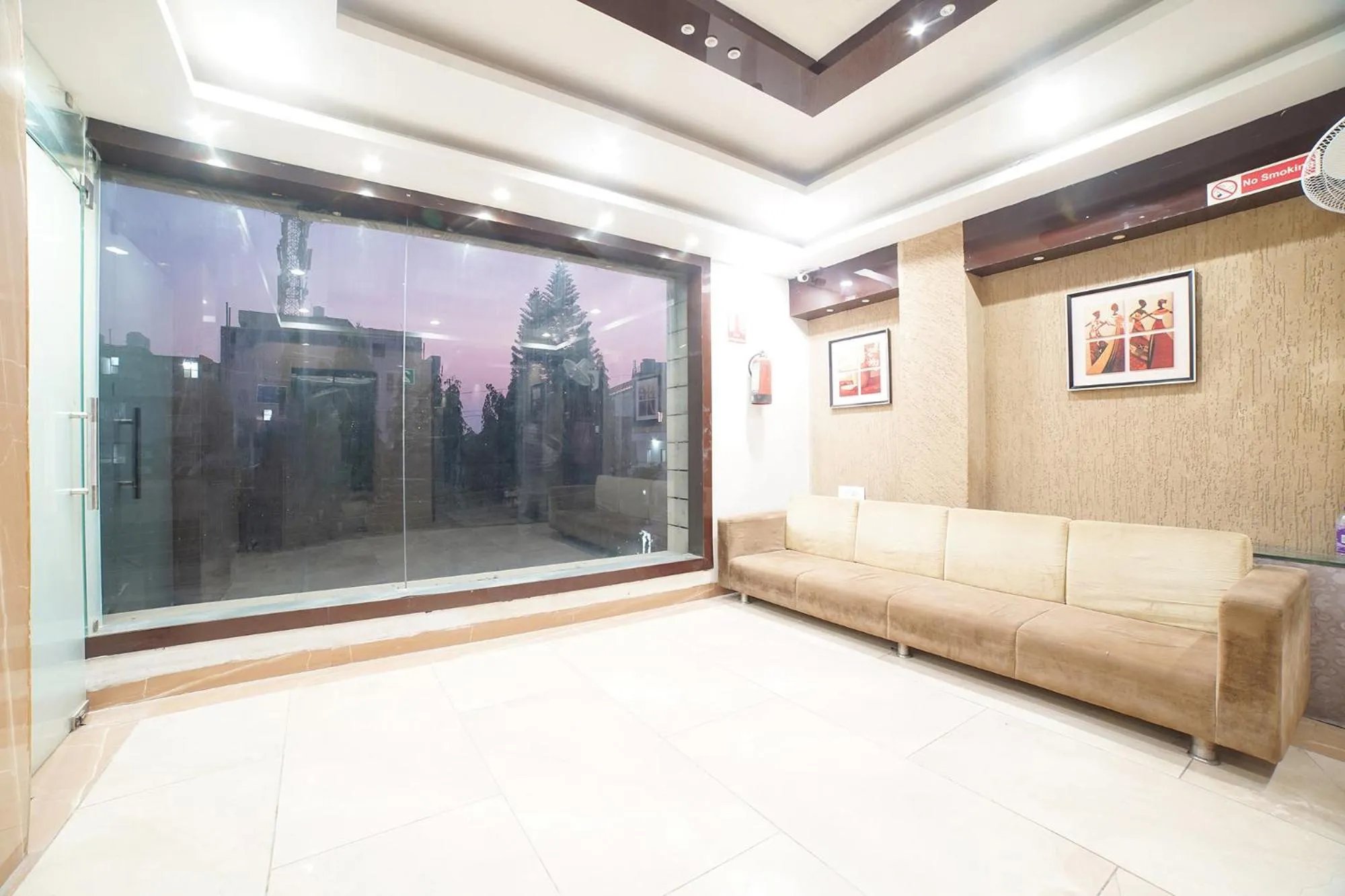 Seating area in FabHotel Johri Regency