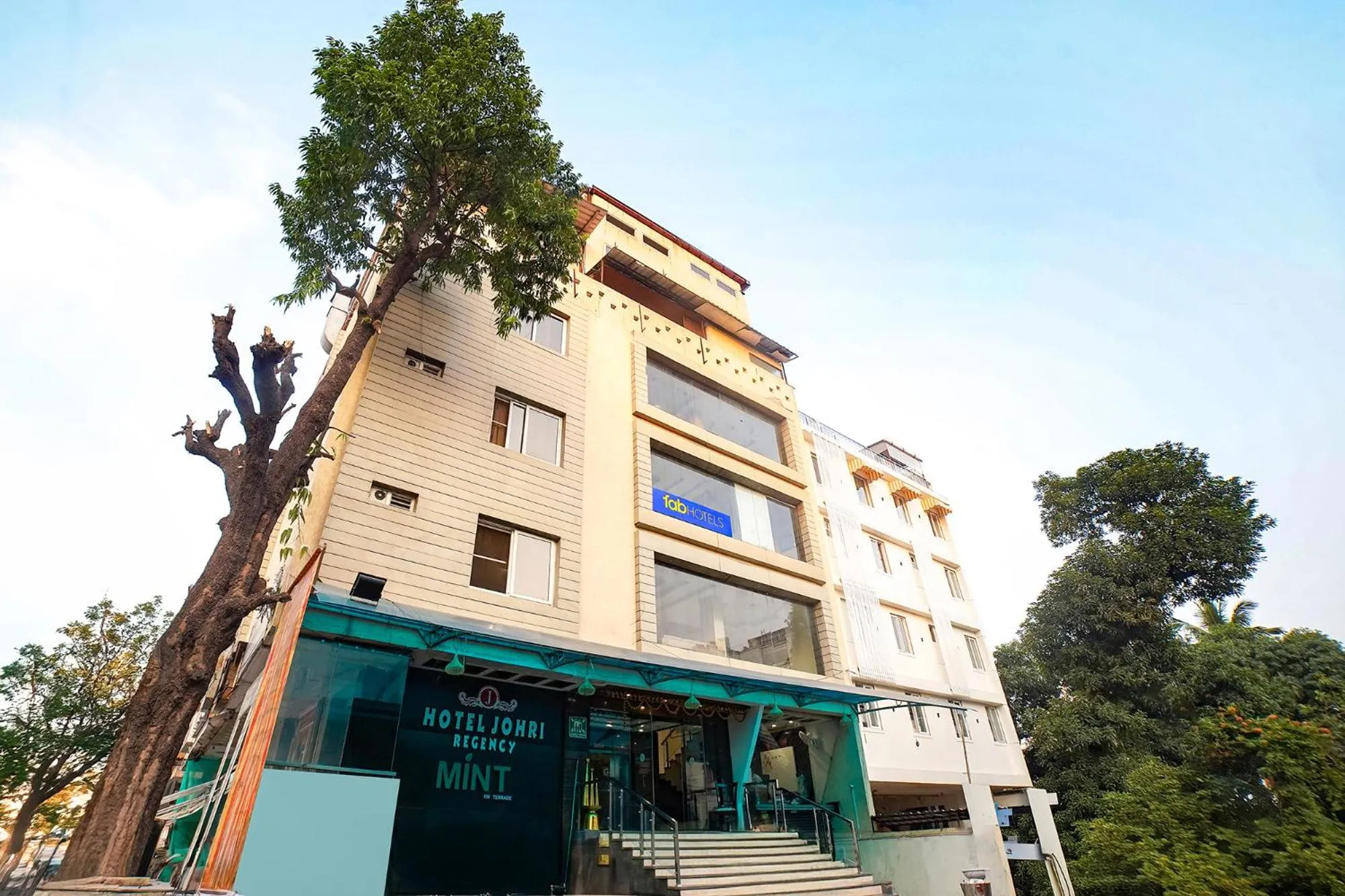 Facade/entrance in FabHotel Johri Regency