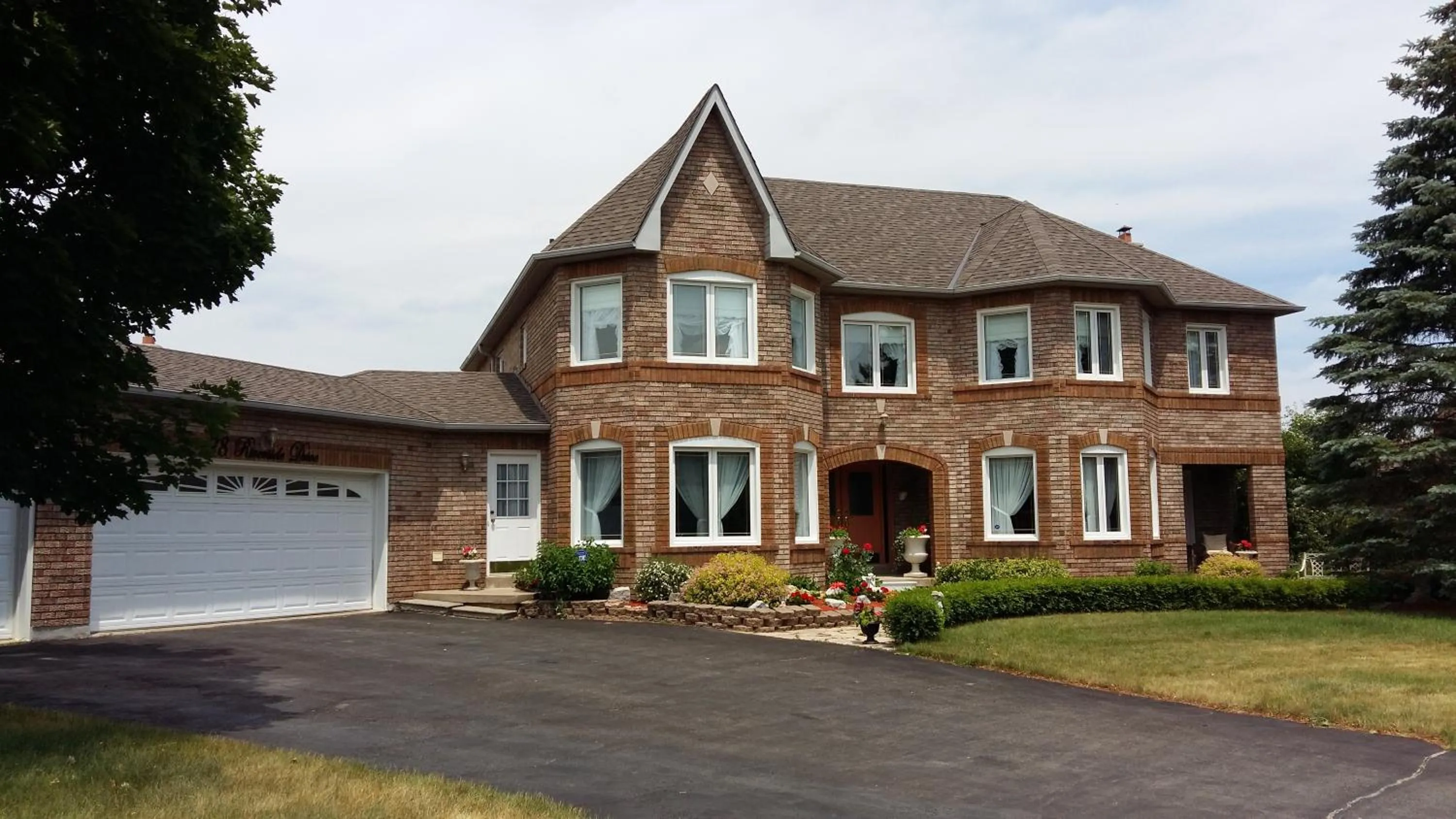 Facade/entrance in Molly's Retreat B and B